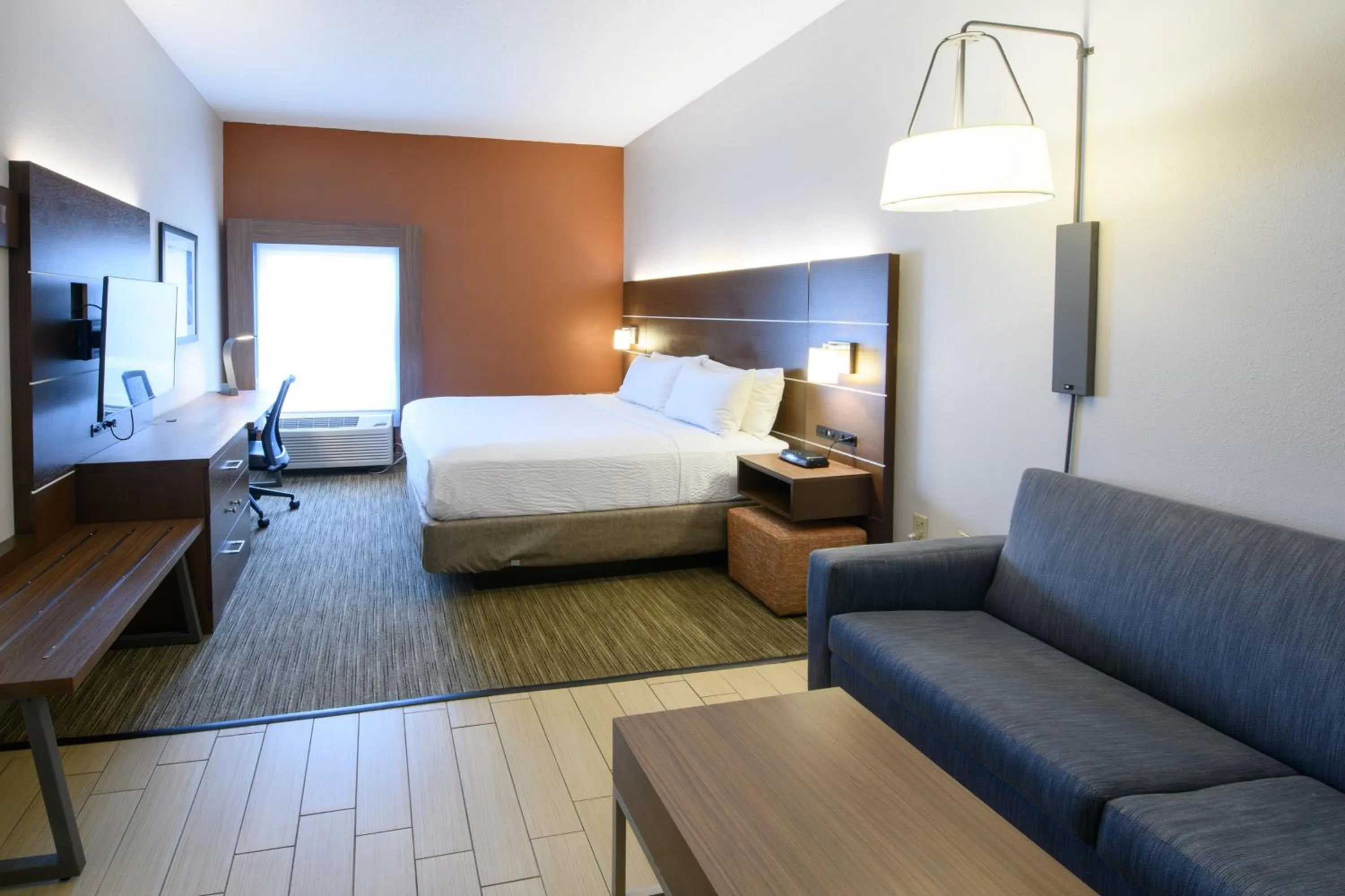 Photo of the whole room, Bed in Holiday Inn Express Hotel & Suites Blythewood by IHG