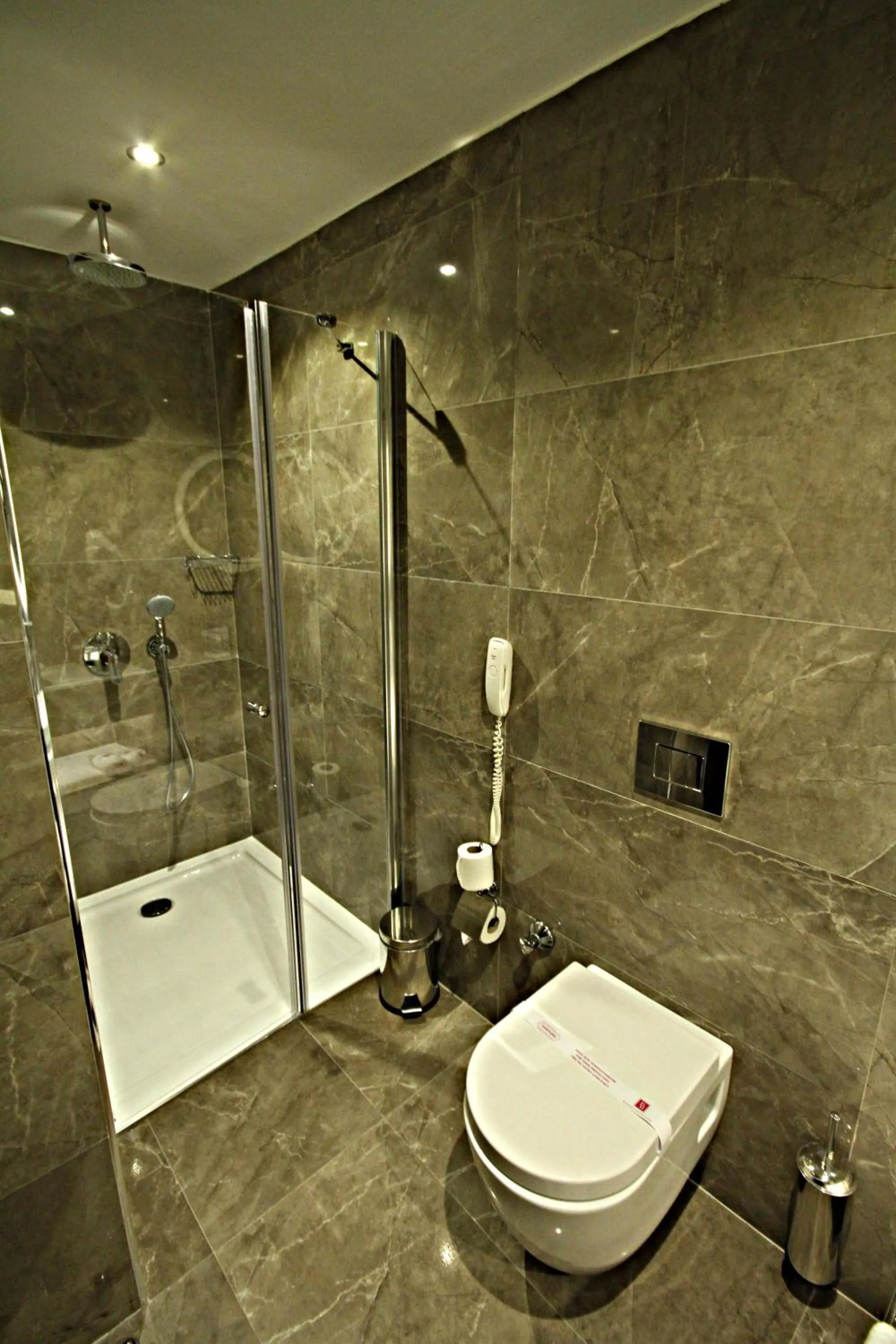 B Business Hotel & Spa