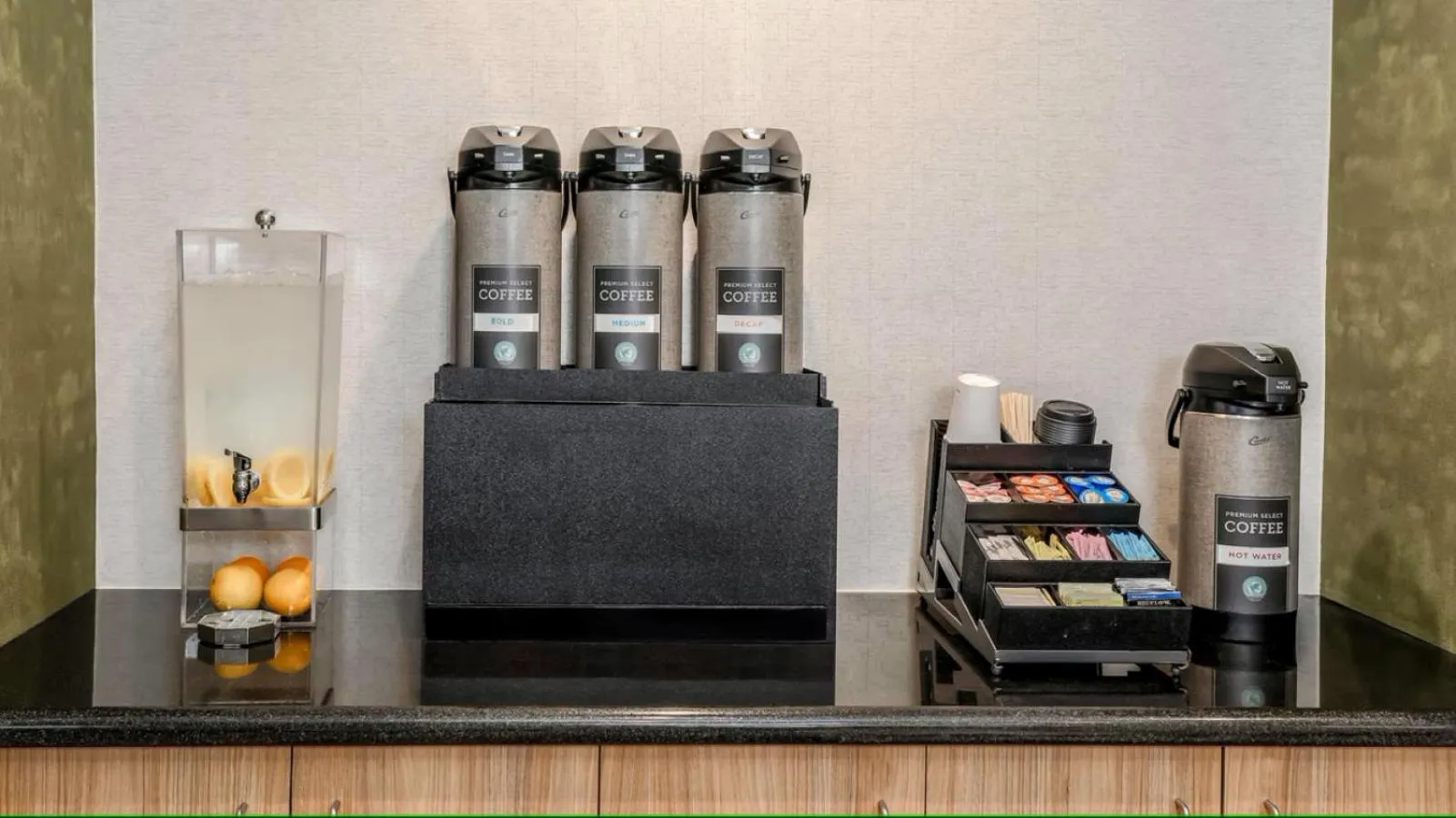 Coffee/tea facilities in Fairfield Inn & Suites Houston Westchase