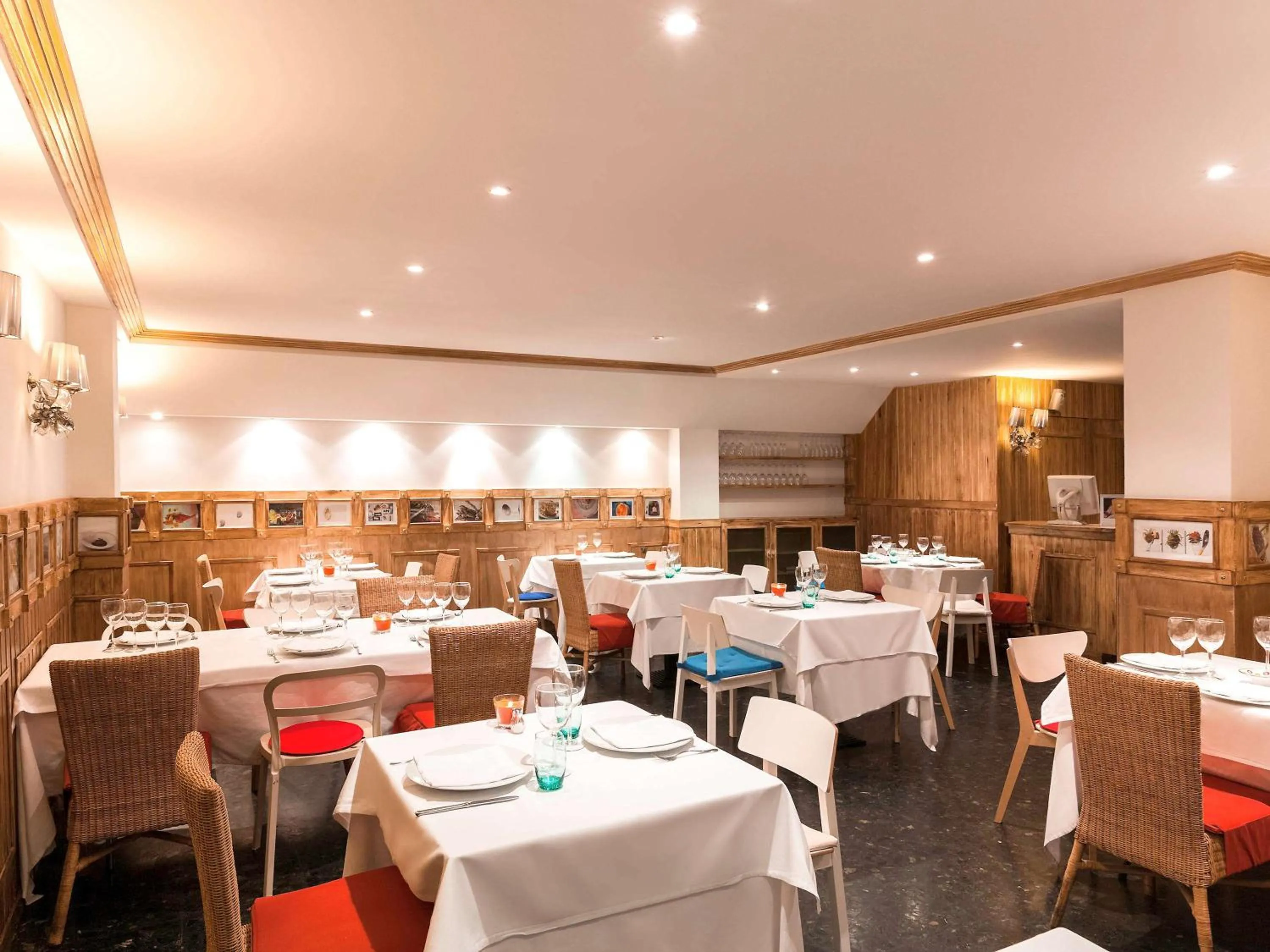 Restaurant/places to eat in Hotel Ibis Styles La Rioja Arnedo