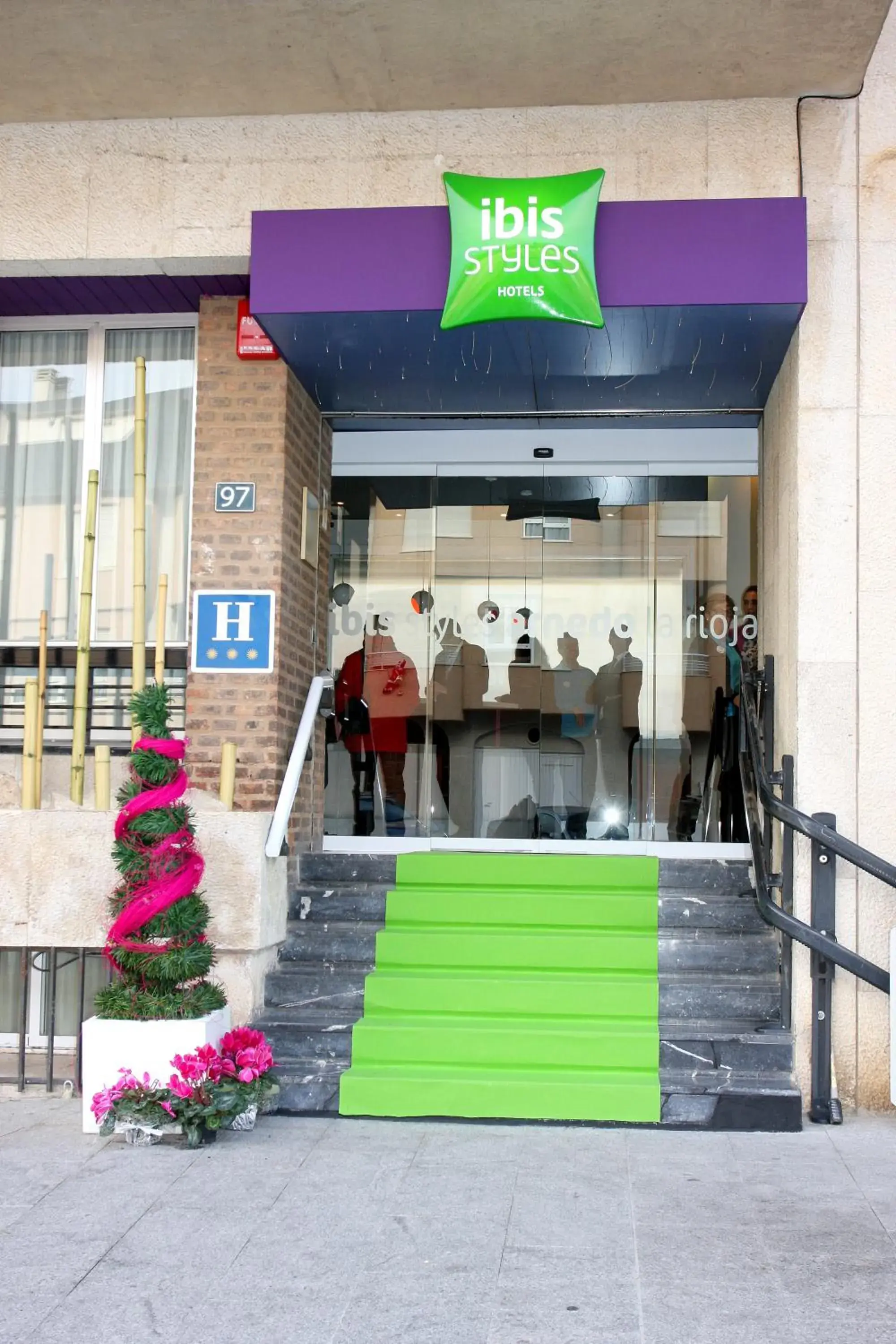 Facade/entrance in Hotel Ibis Styles La Rioja Arnedo Facade/entrance in Hotel Ibis Styles La Rioja Arnedo