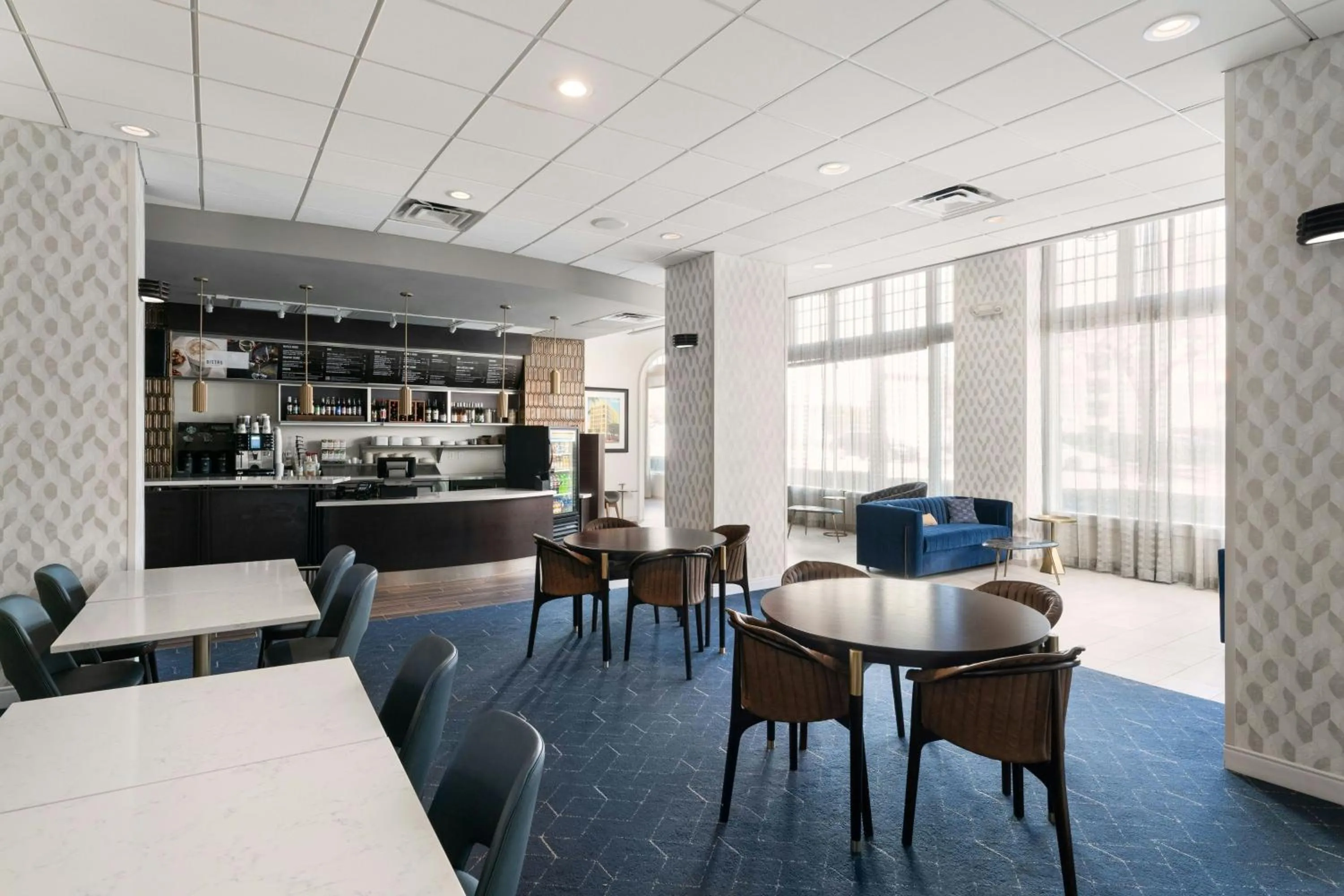 Breakfast in Courtyard by Marriott St. Petersburg Downtown