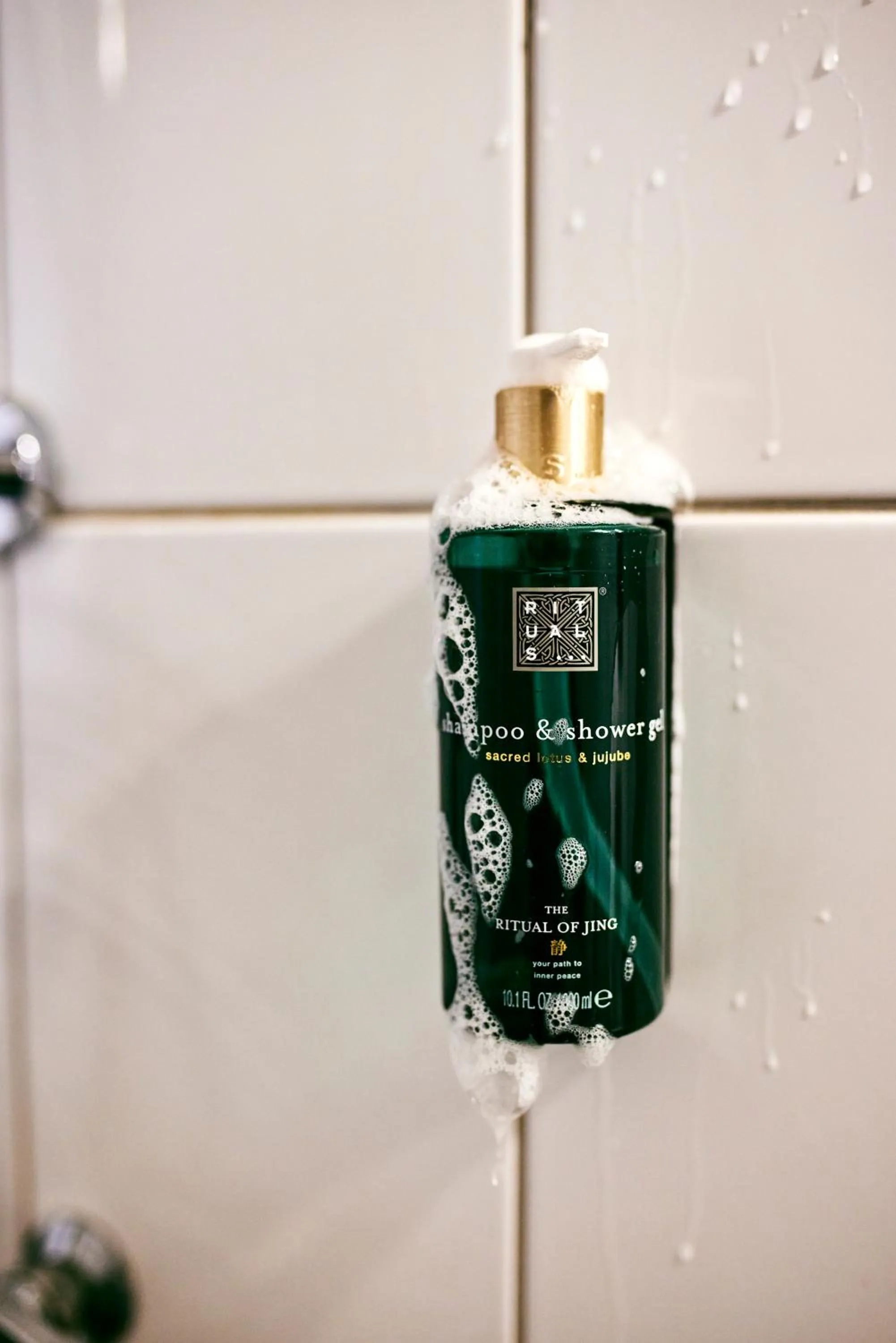 Shower in Home Hotel Smedjan