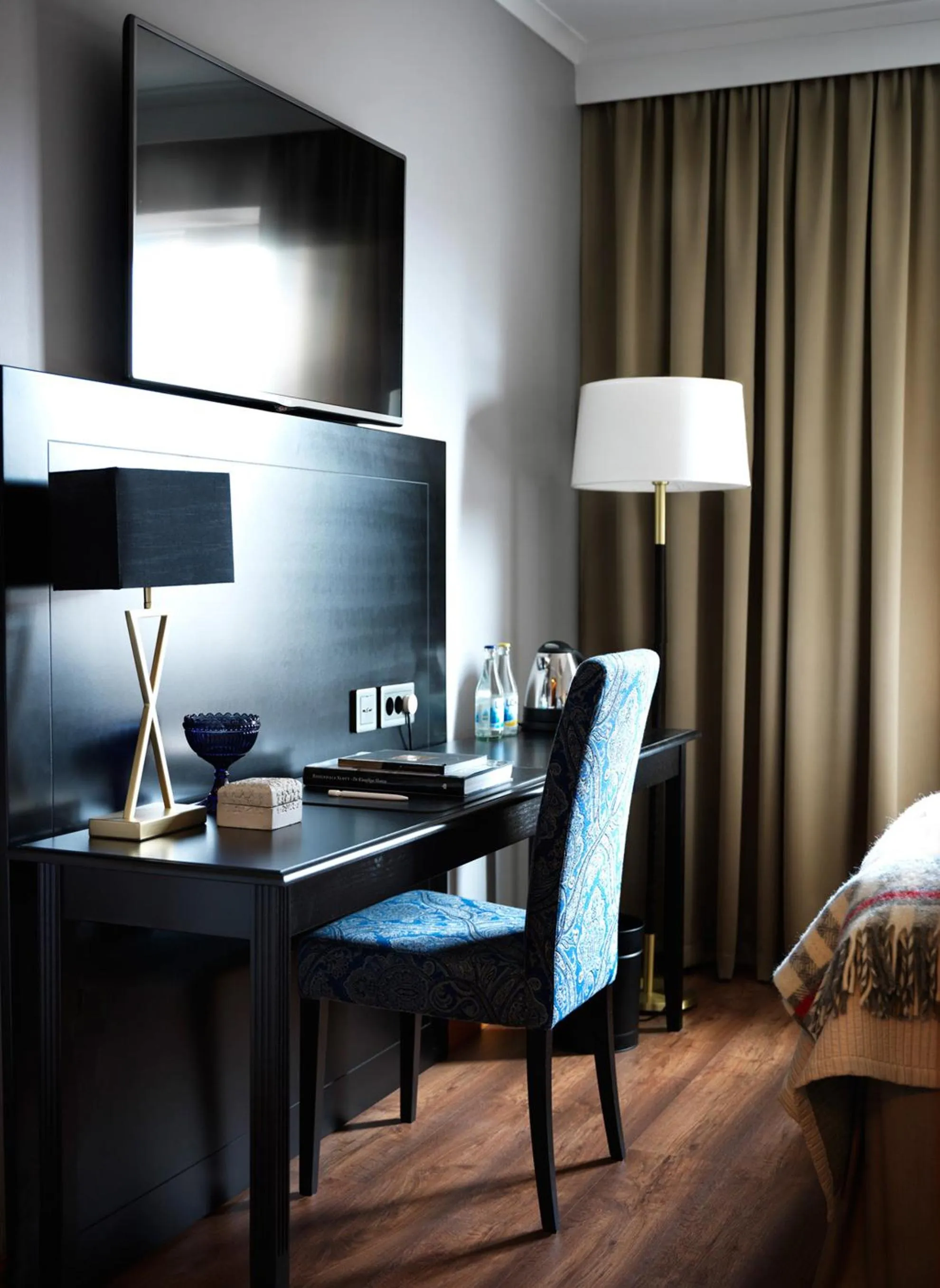 TV and multimedia, Bed in Home Hotel Smedjan