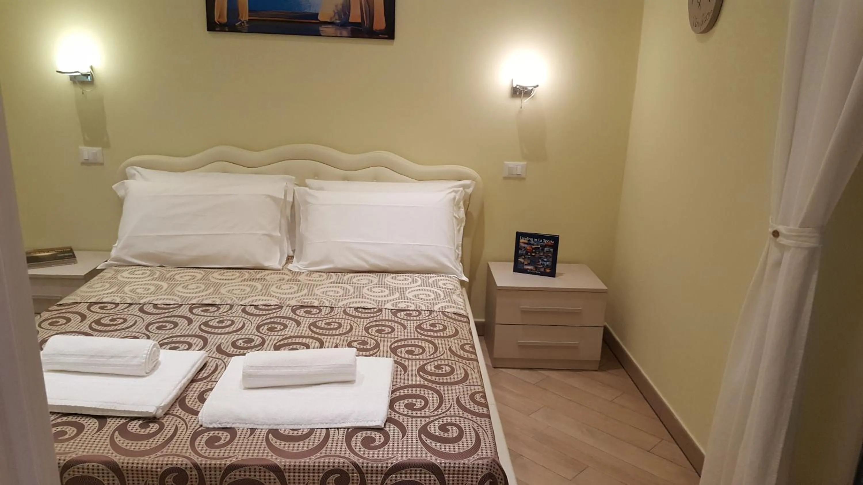 Bedroom, Bed in Guest House Le Tre Spezie