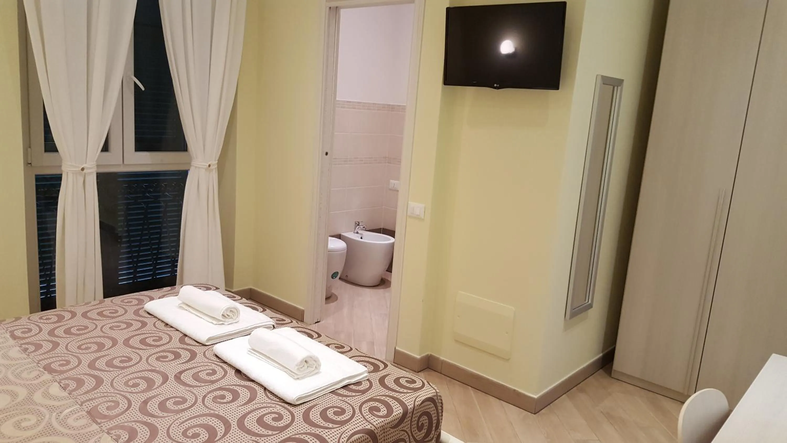 Bedroom, Bed in Guest House Le Tre Spezie