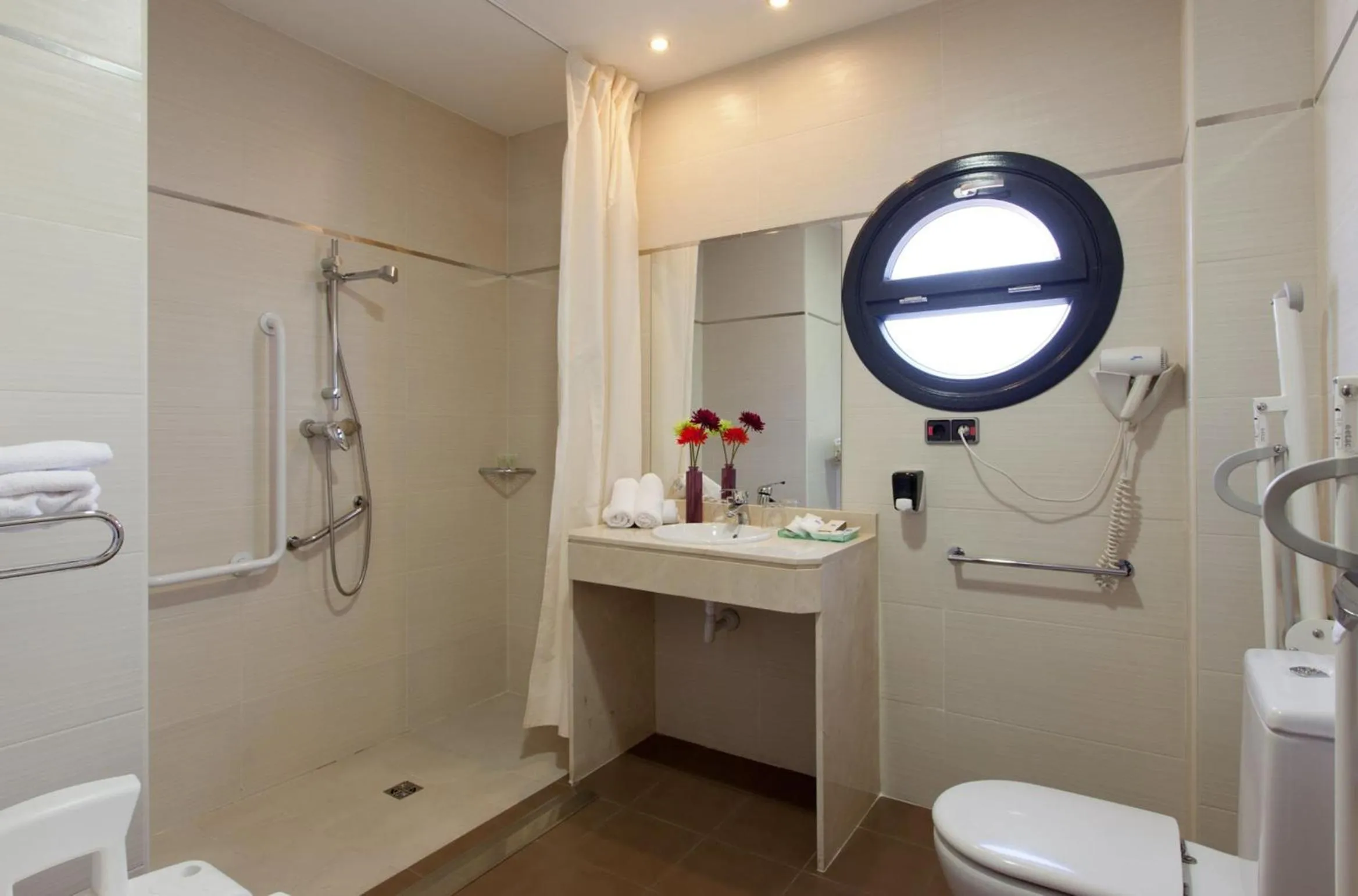 Bathroom in Porcel Avant