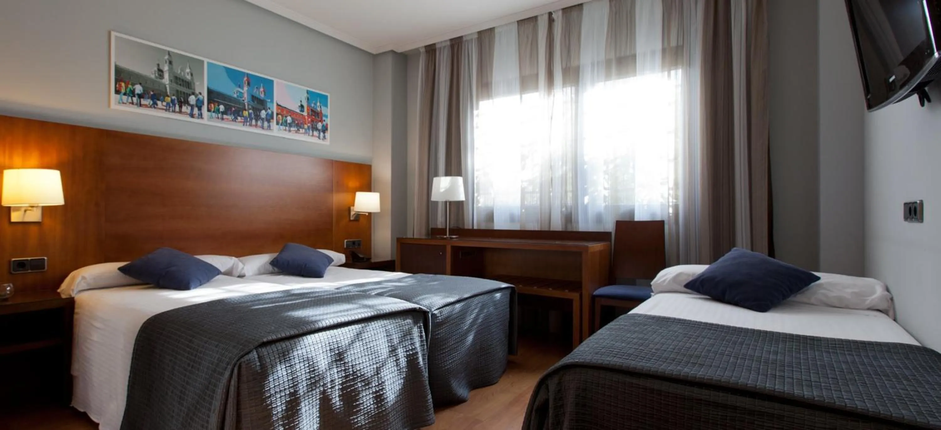 Photo of the whole room, Bed in Porcel Avant