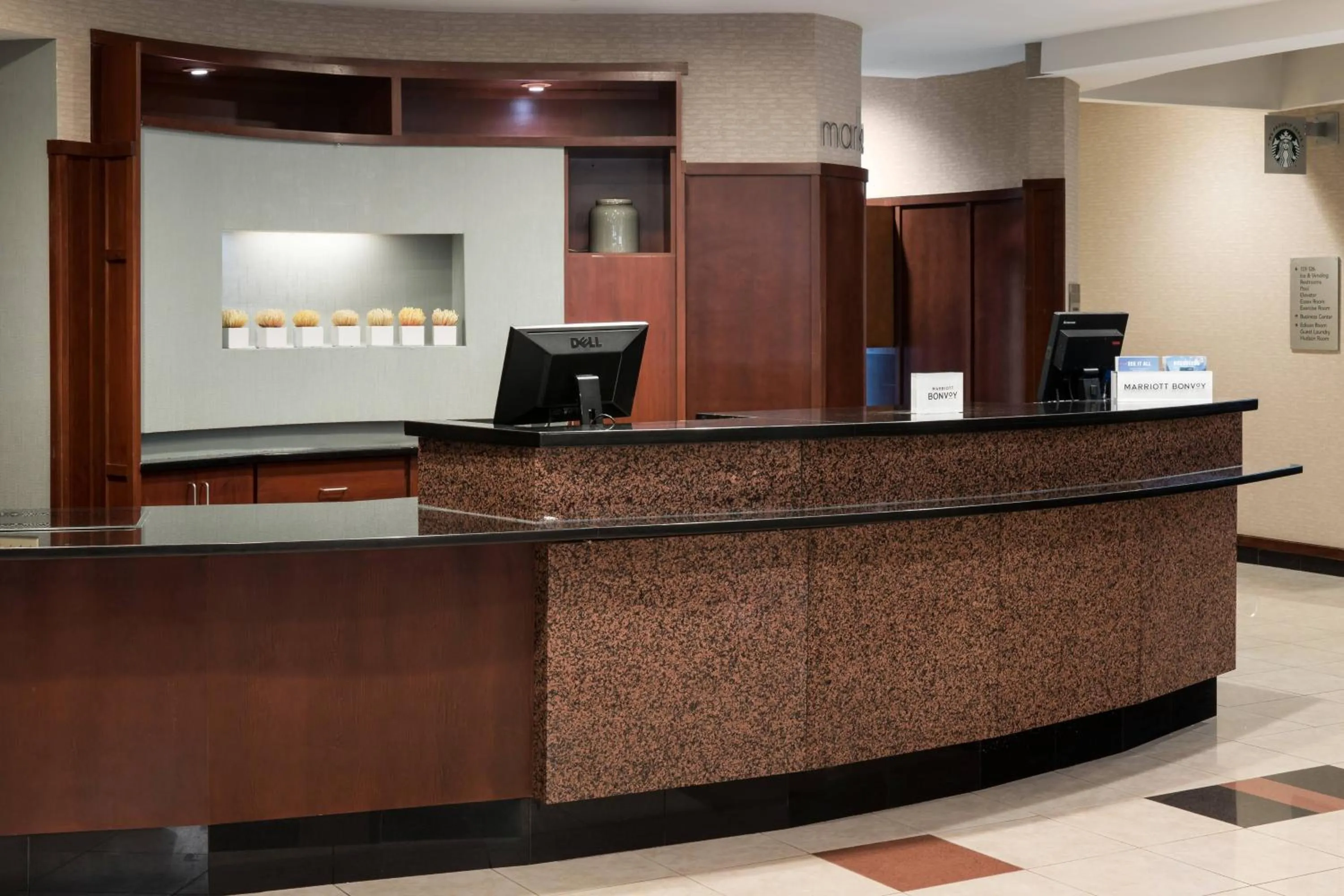 Lobby or reception in Courtyard by Marriott West Orange