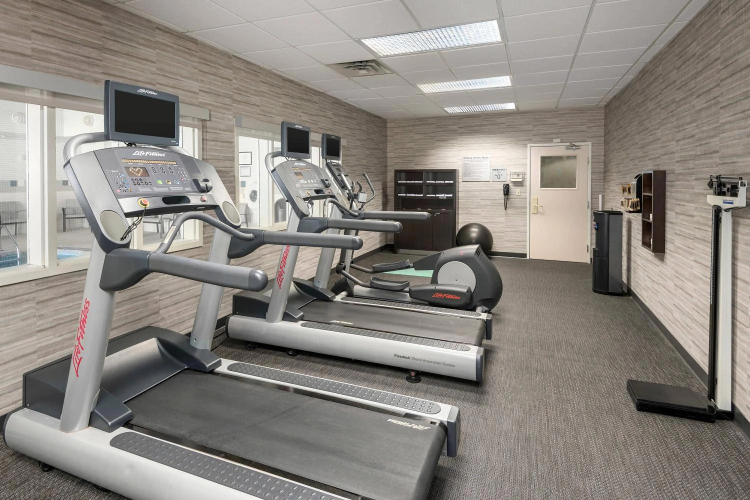Fitness centre/facilities in Courtyard by Marriott West Orange