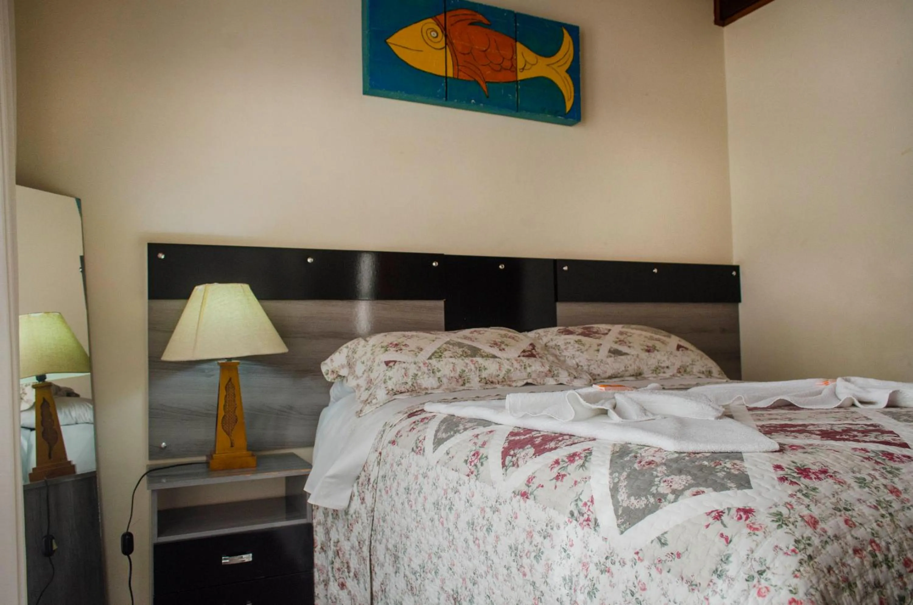 Photo of the whole room, Bed in Pousada Heron