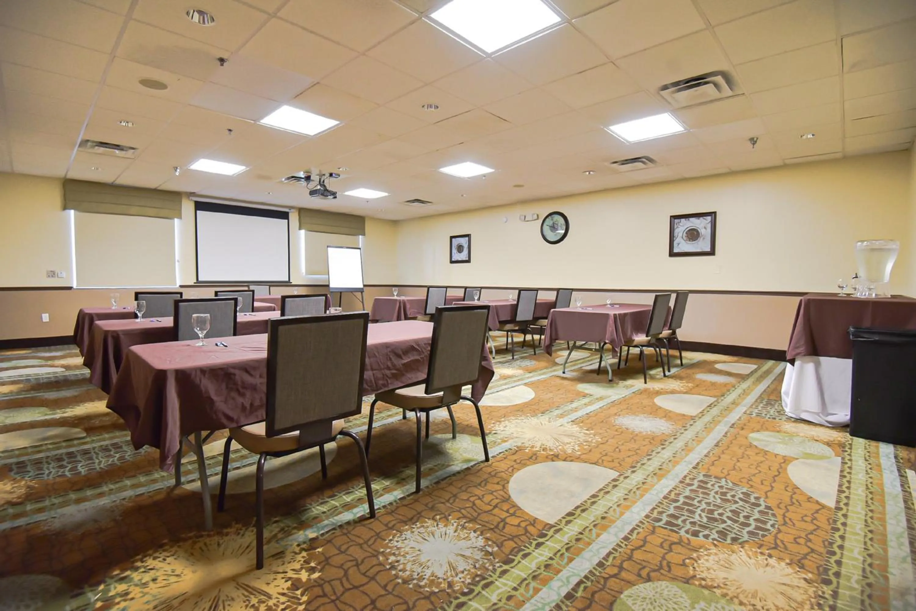 Meeting/conference room in Holiday Inn Express & Suites Cocoa by IHG