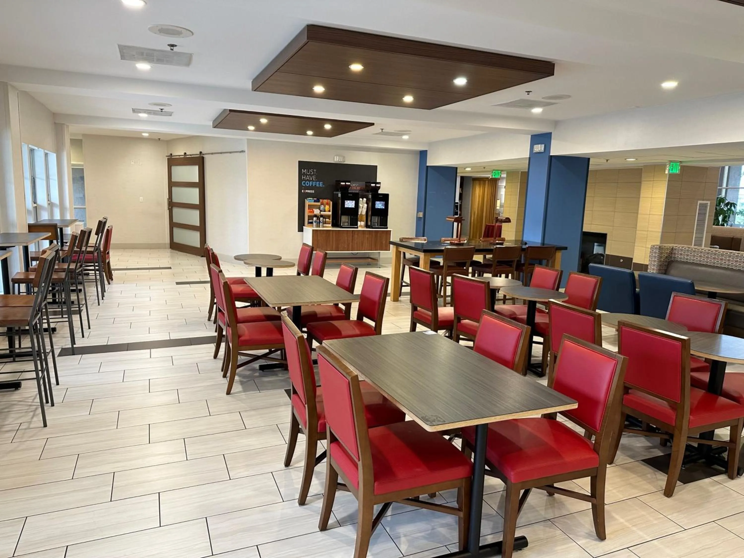 Breakfast in Holiday Inn Express & Suites Tracy by IHG