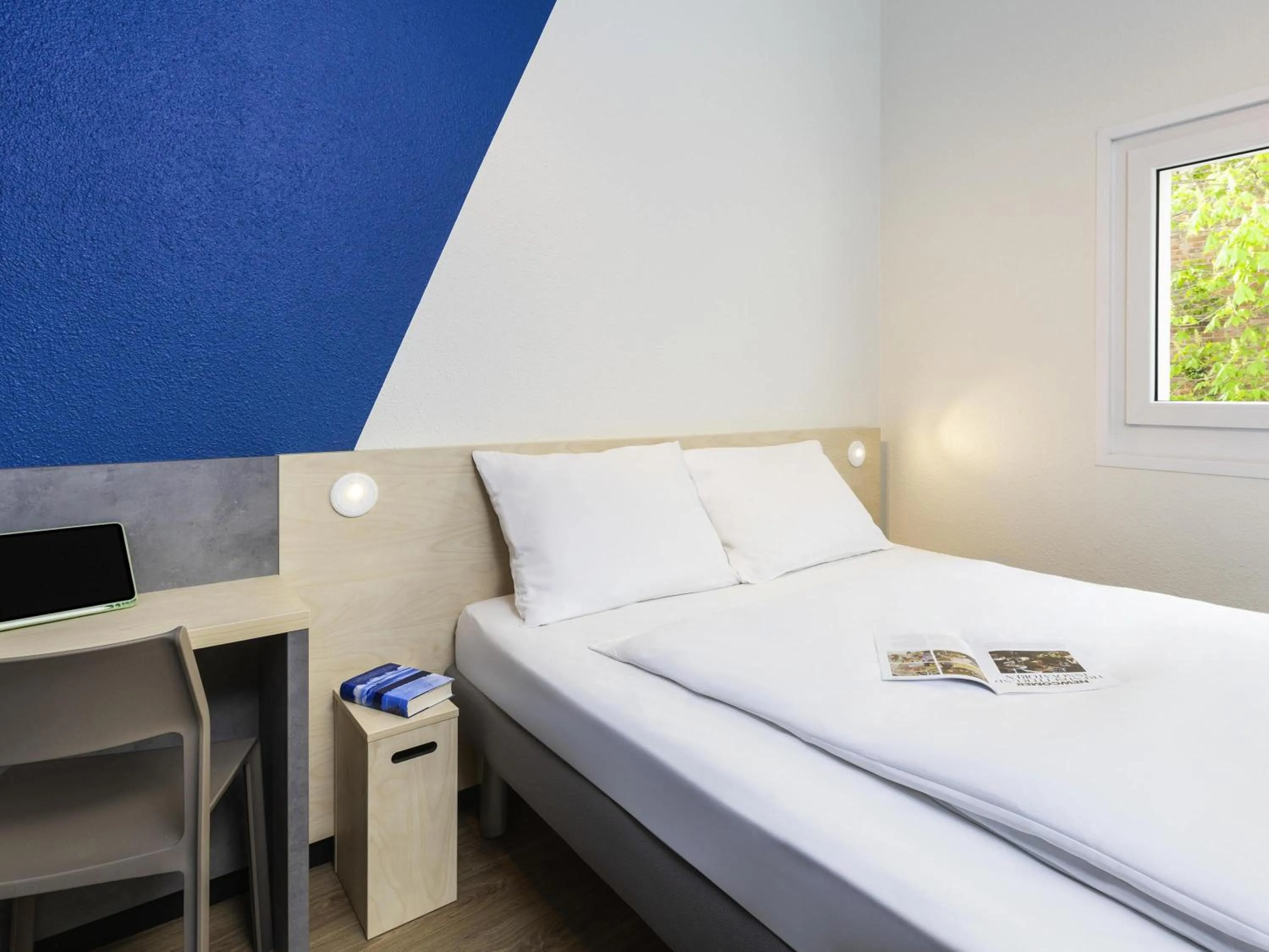 Bedroom, Bed in ibis budget Ludwigsburg