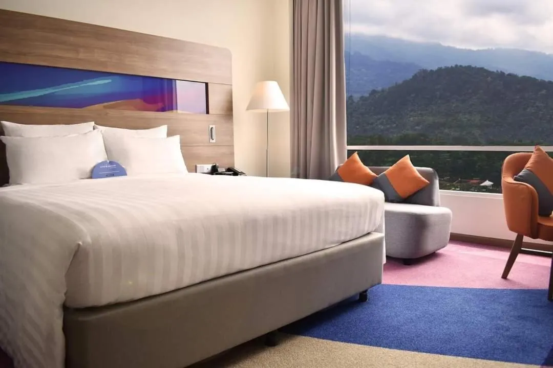 Bedroom, Bed in Novotel Taiping