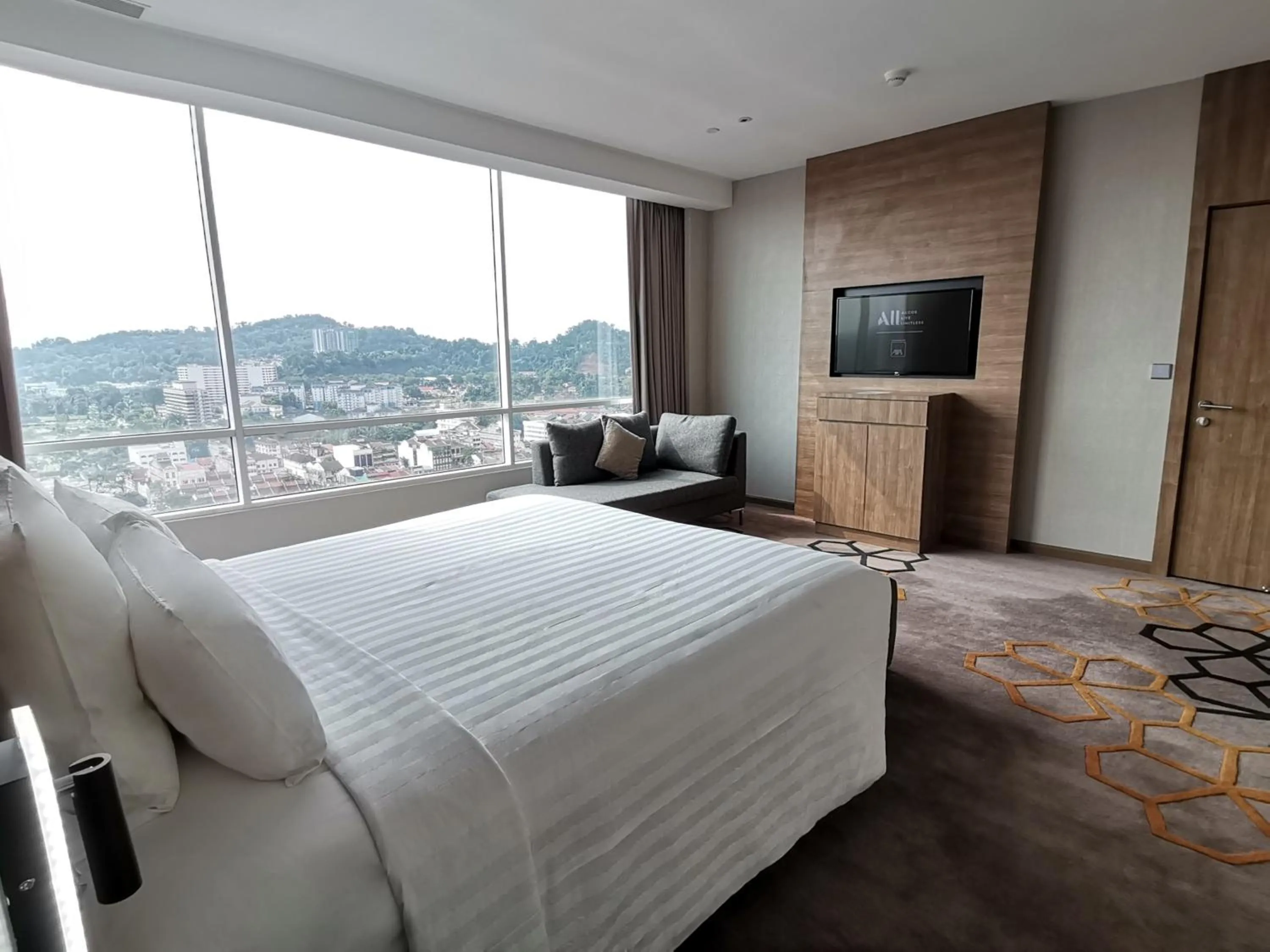 Bedroom, Bed in Novotel Taiping