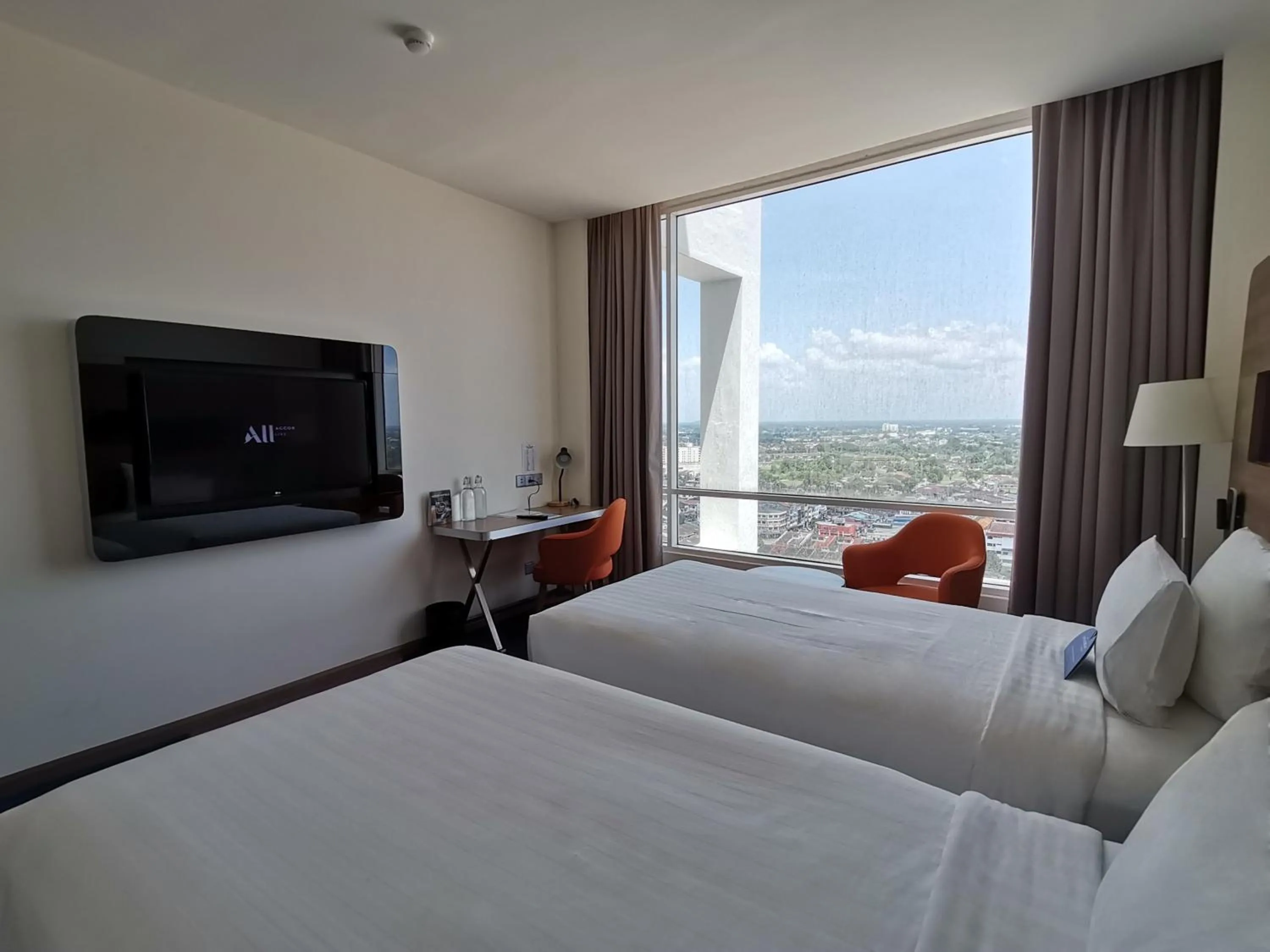Bedroom, Bed in Novotel Taiping