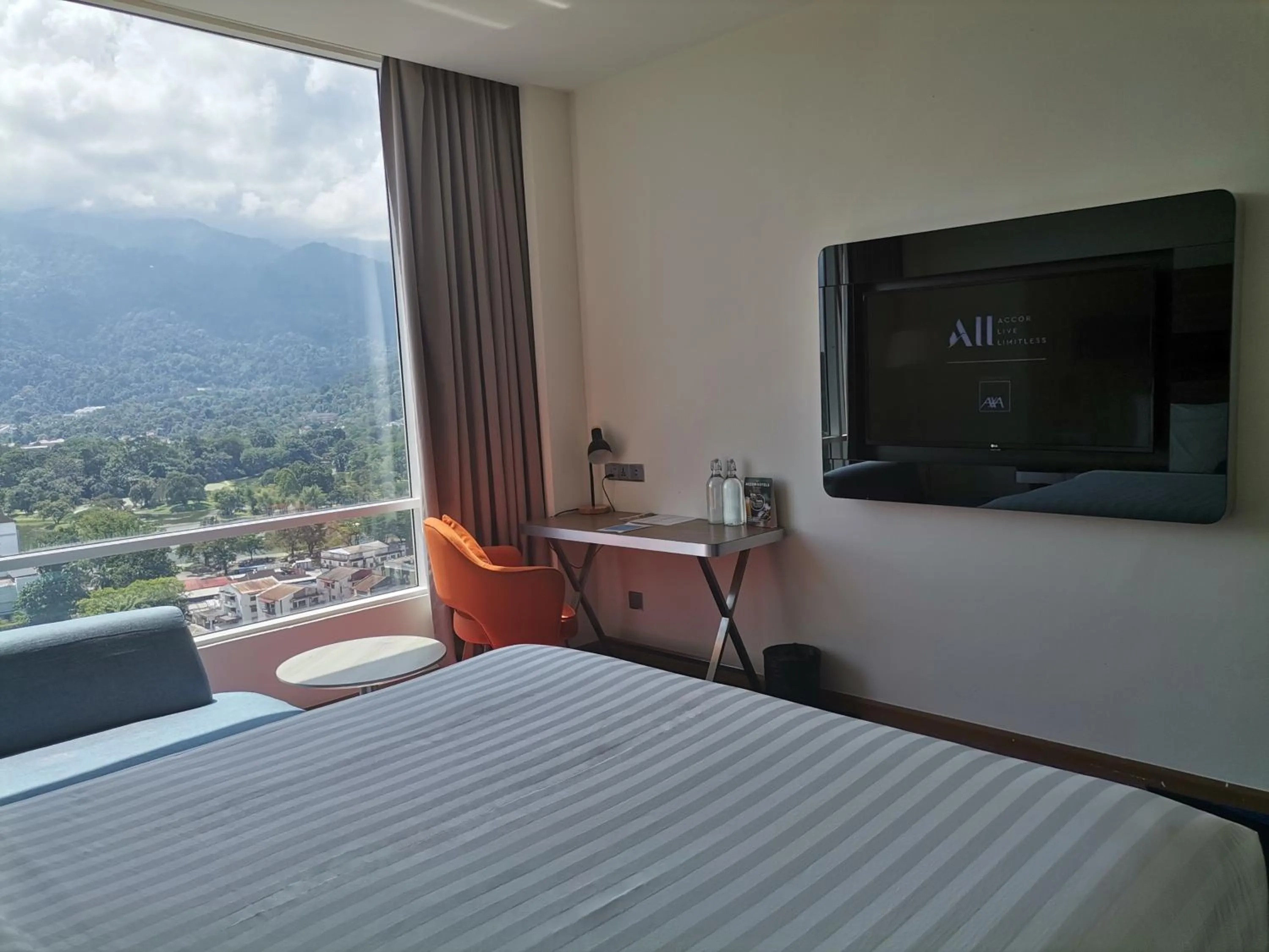 Bedroom, Bed in Novotel Taiping