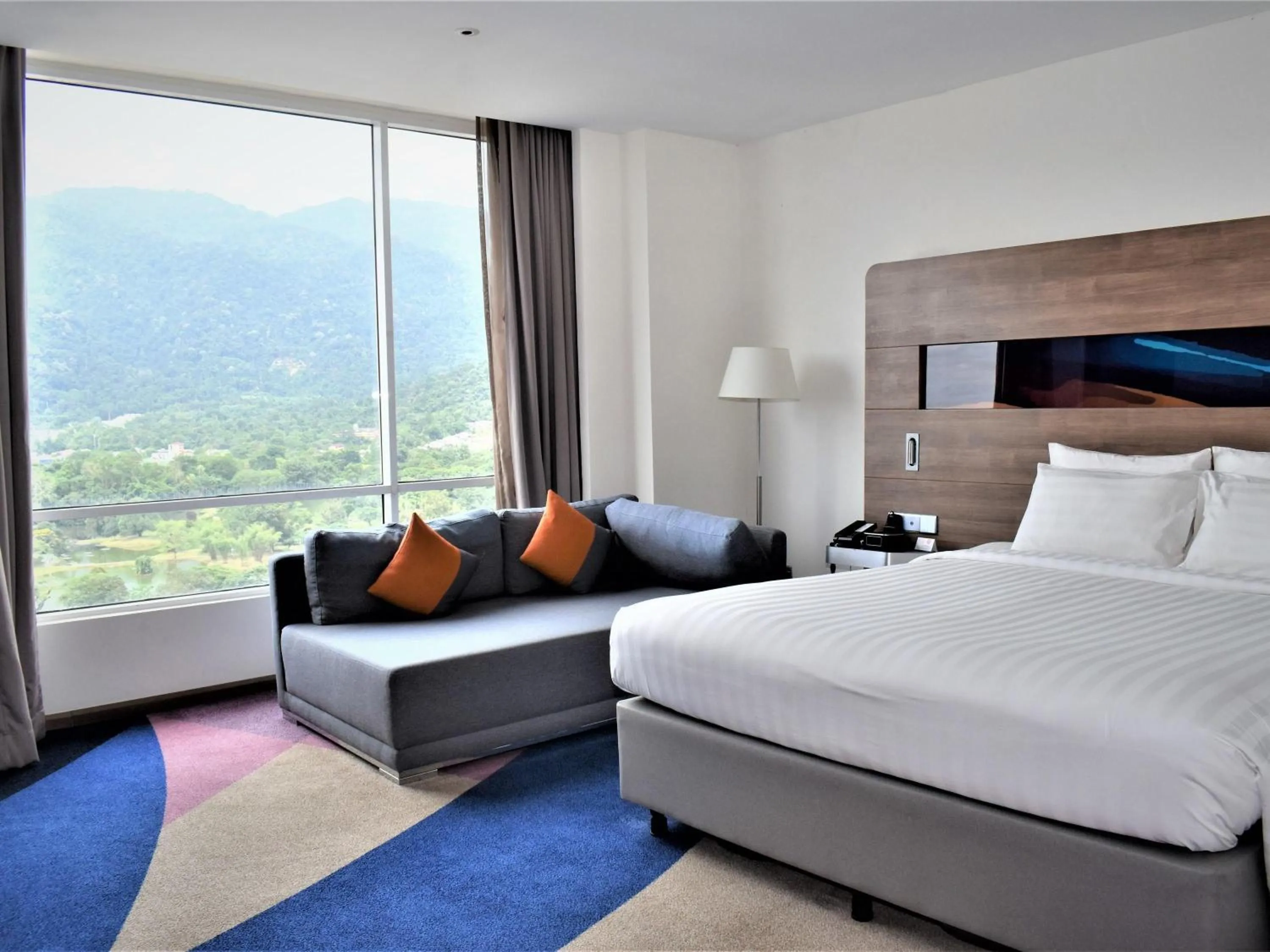 Bedroom, Bed in Novotel Taiping