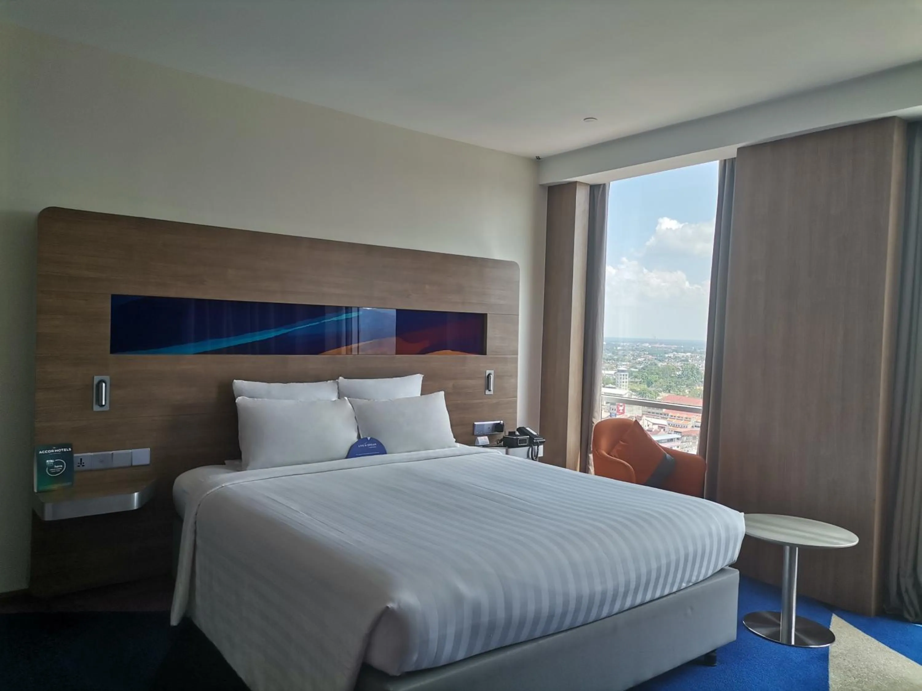 Bedroom, Bed in Novotel Taiping