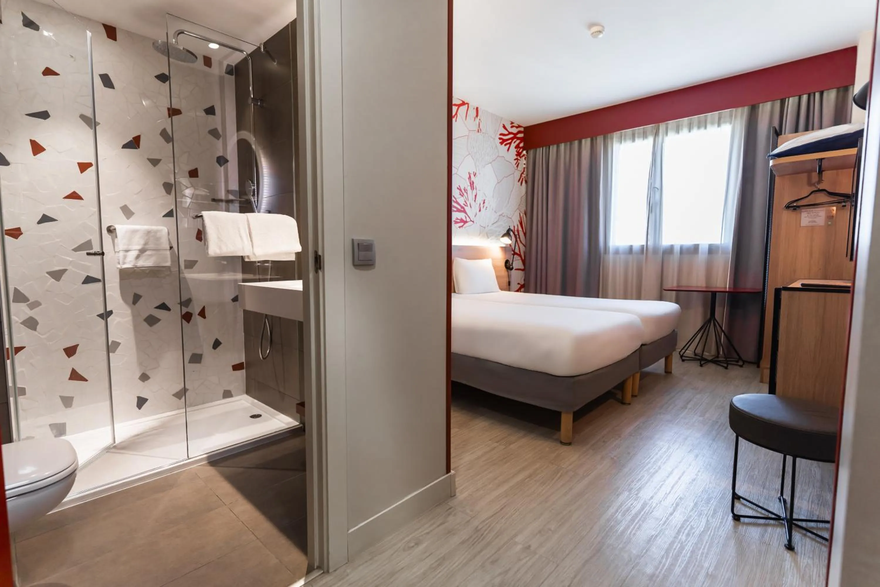 Photo of the whole room, Bed in ibis Styles Barcelona City Bogatell