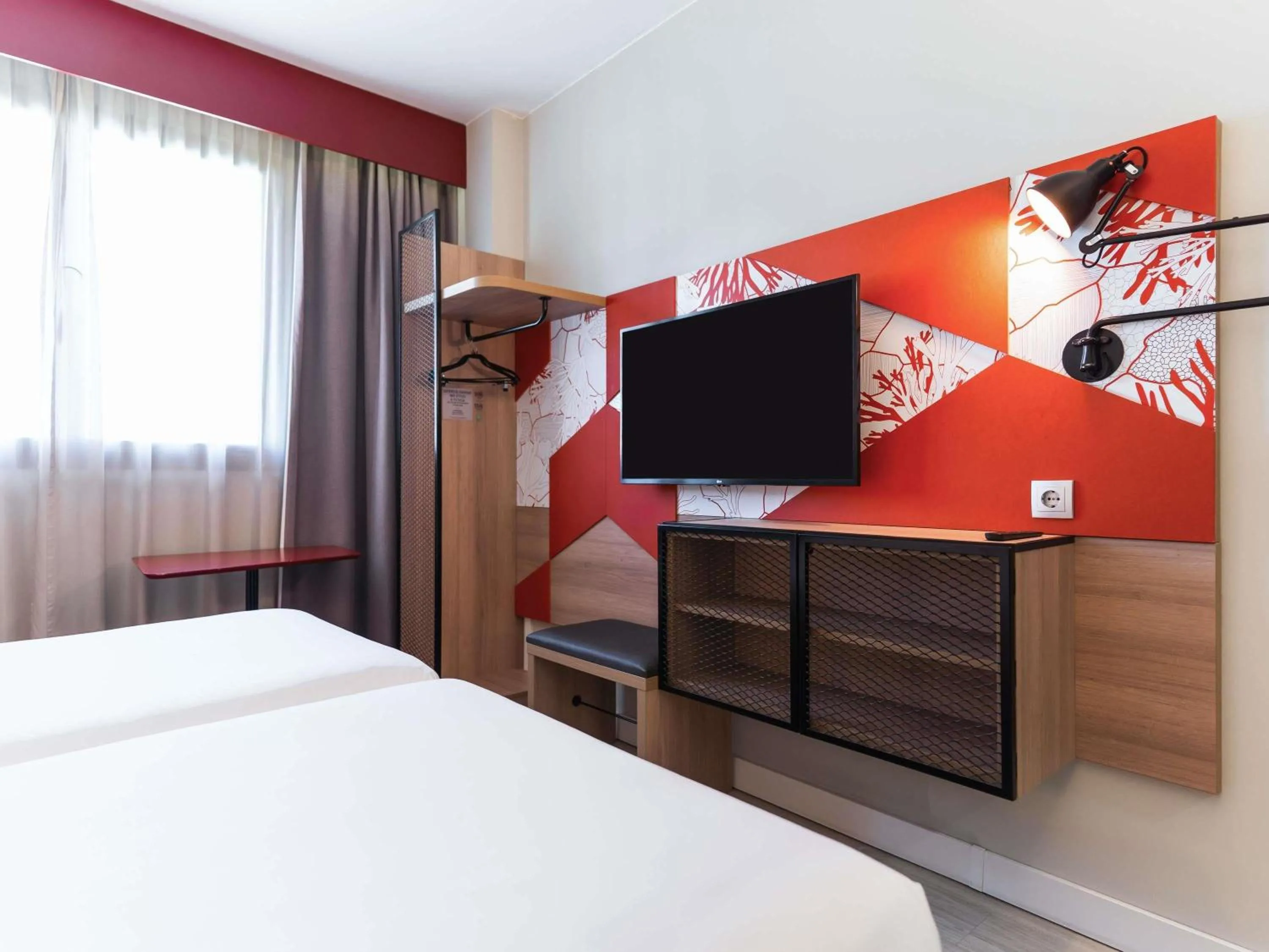 Bedroom, Bed in ibis Styles Barcelona City Bogatell