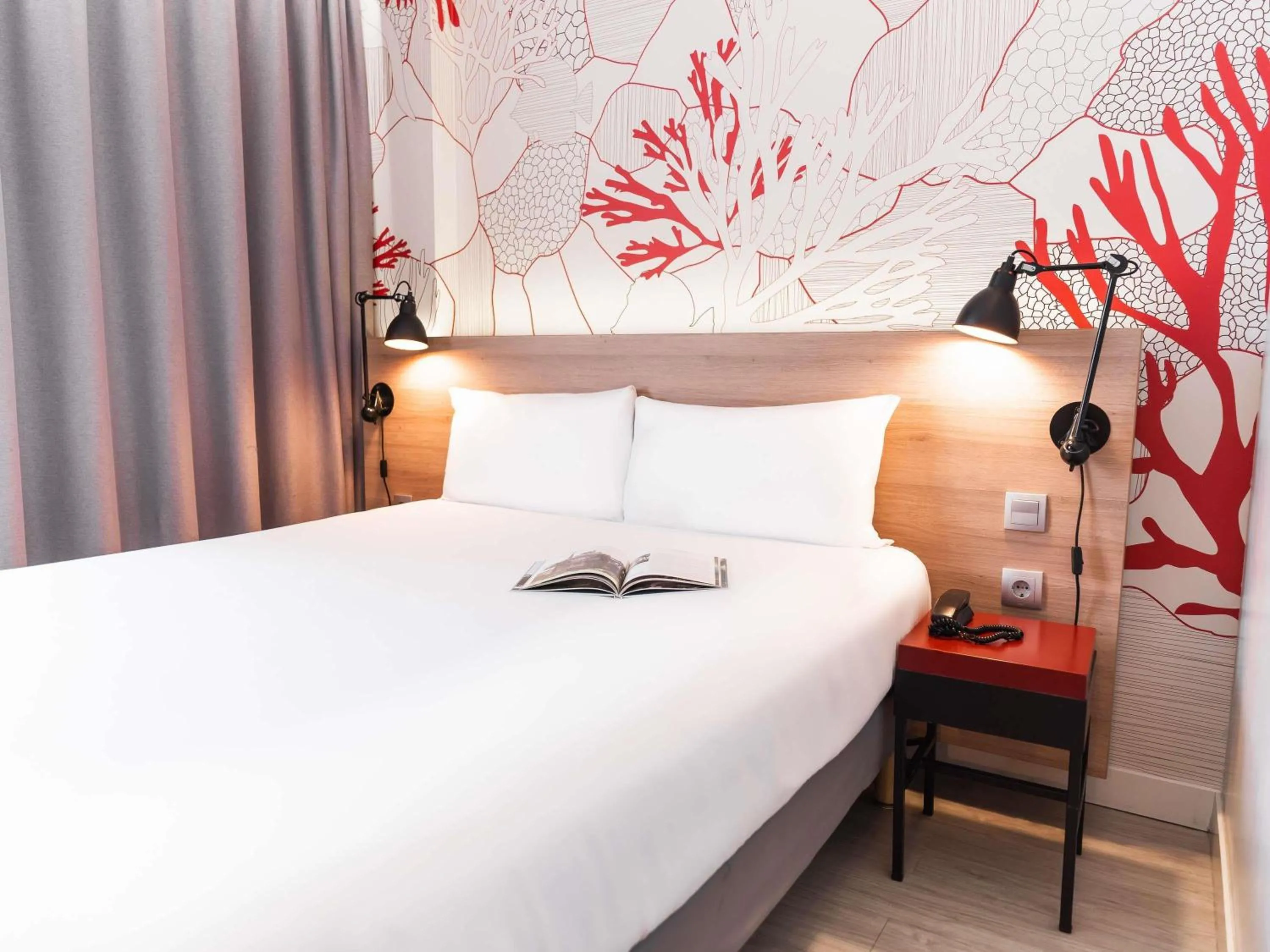 Bedroom, Bed in ibis Styles Barcelona City Bogatell