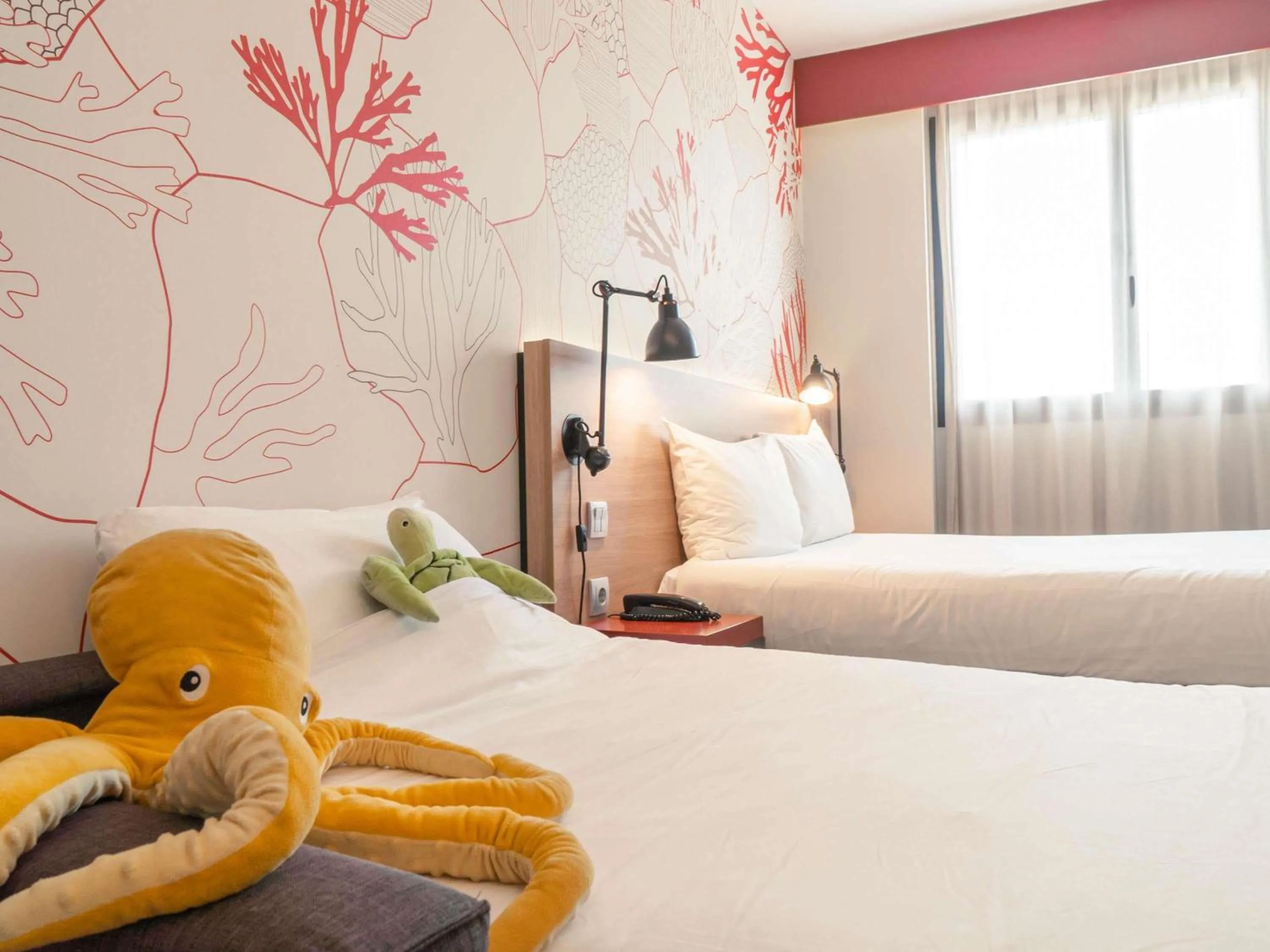 Bedroom, Bed in ibis Styles Barcelona City Bogatell