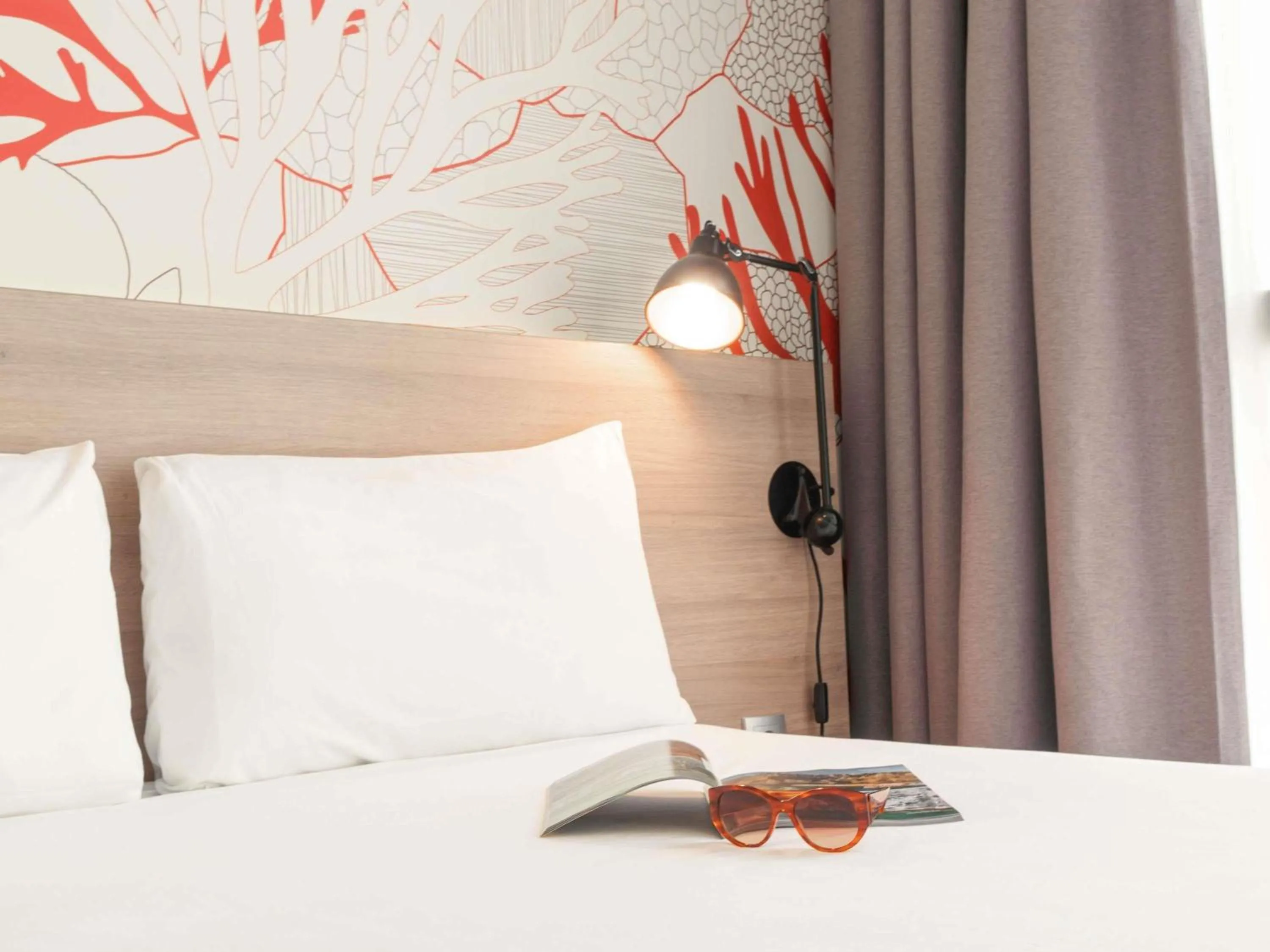 Bedroom, Bed in ibis Styles Barcelona City Bogatell