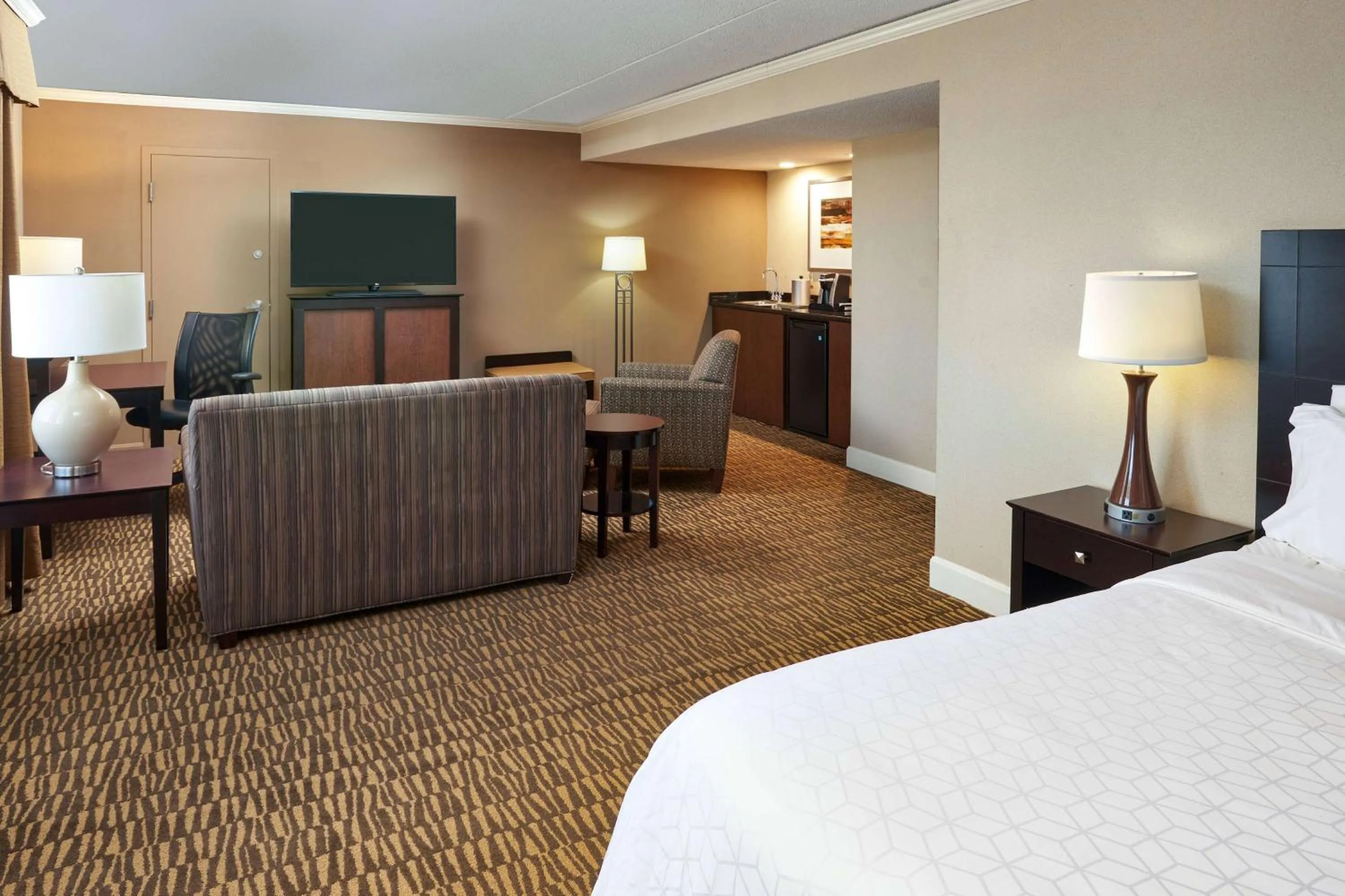 Photo of the whole room, Bed in Holiday Inn - Executive Center-Columbia Mall, an IHG Hotel