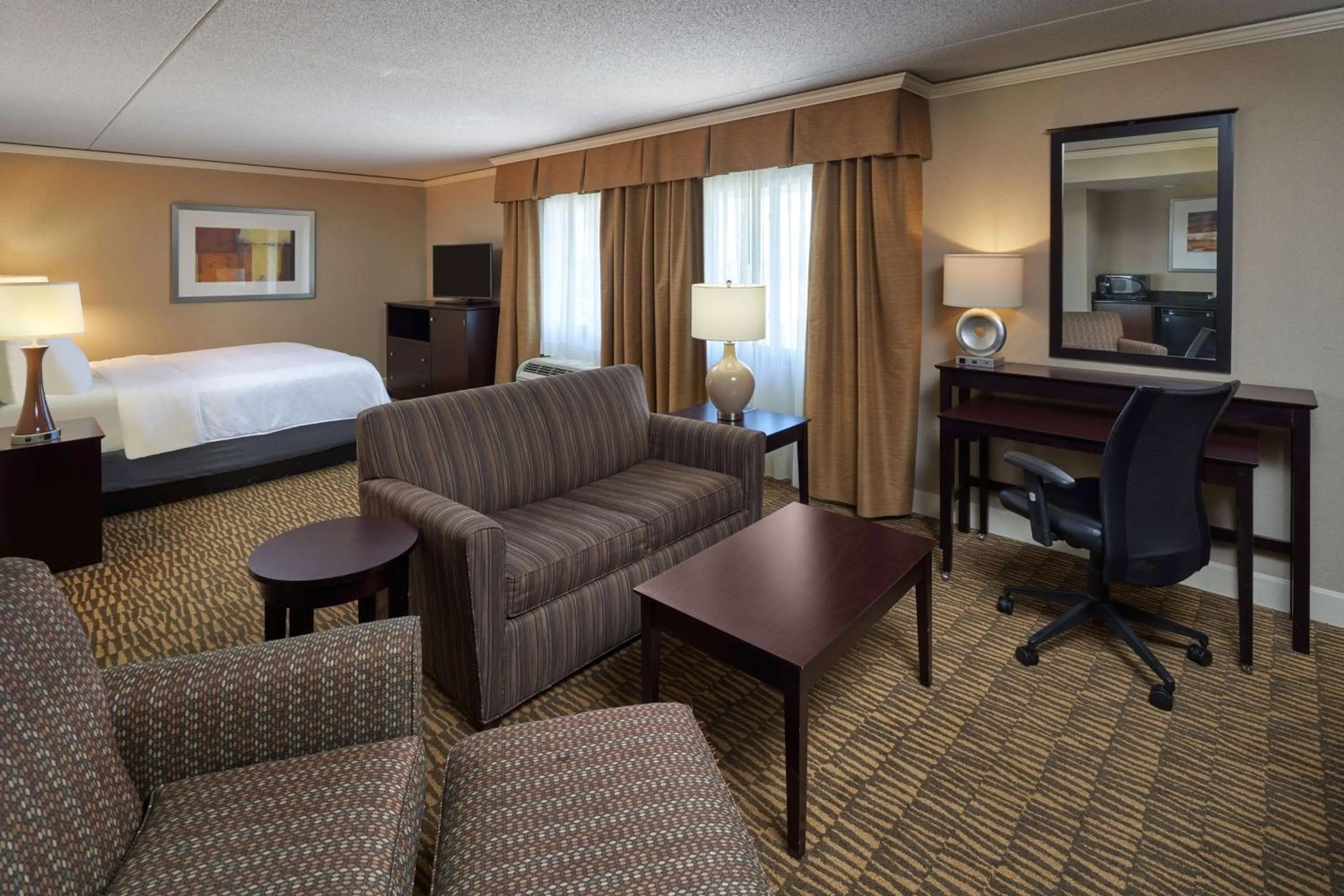 Photo of the whole room, Bed in Holiday Inn - Executive Center-Columbia Mall, an IHG Hotel