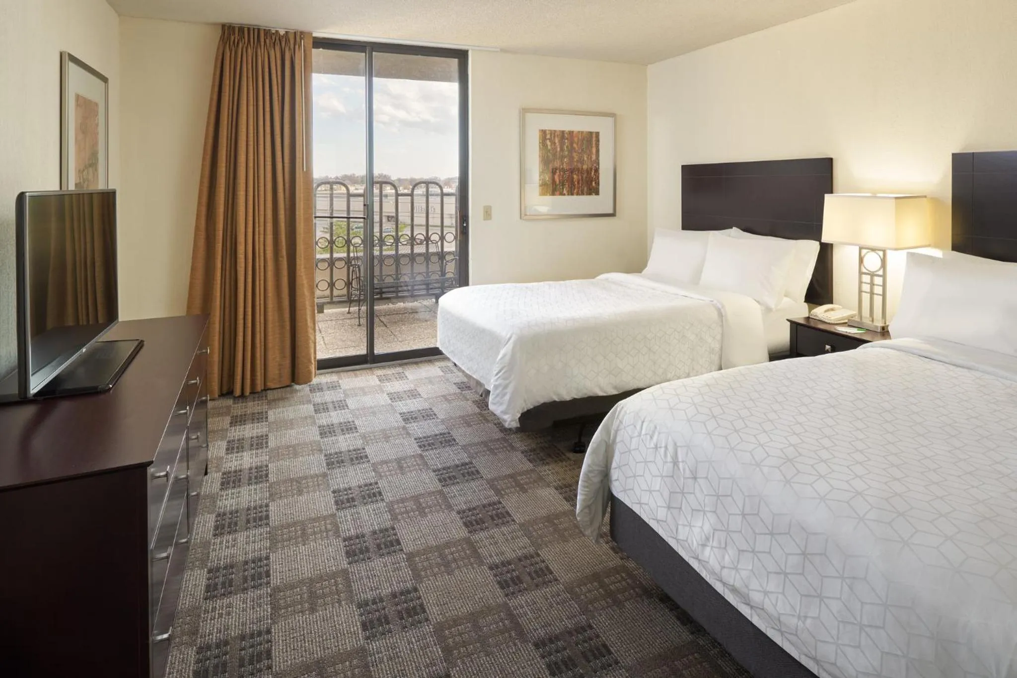 Photo of the whole room, Bed in Holiday Inn - Executive Center-Columbia Mall, an IHG Hotel