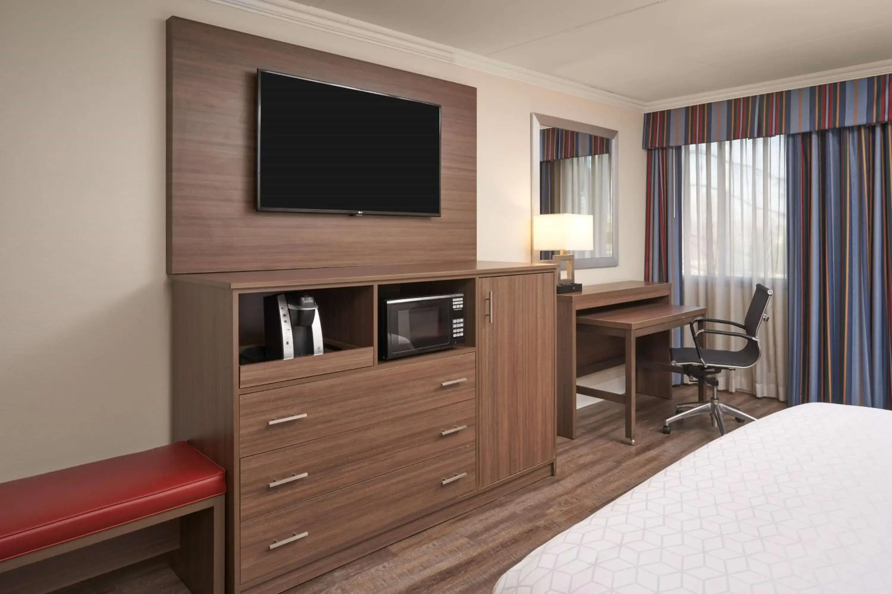 Photo of the whole room, Bed in Wyndham Executive Center Columbia Photo of the whole room, Bed in Wyndham Executive Center Columbia