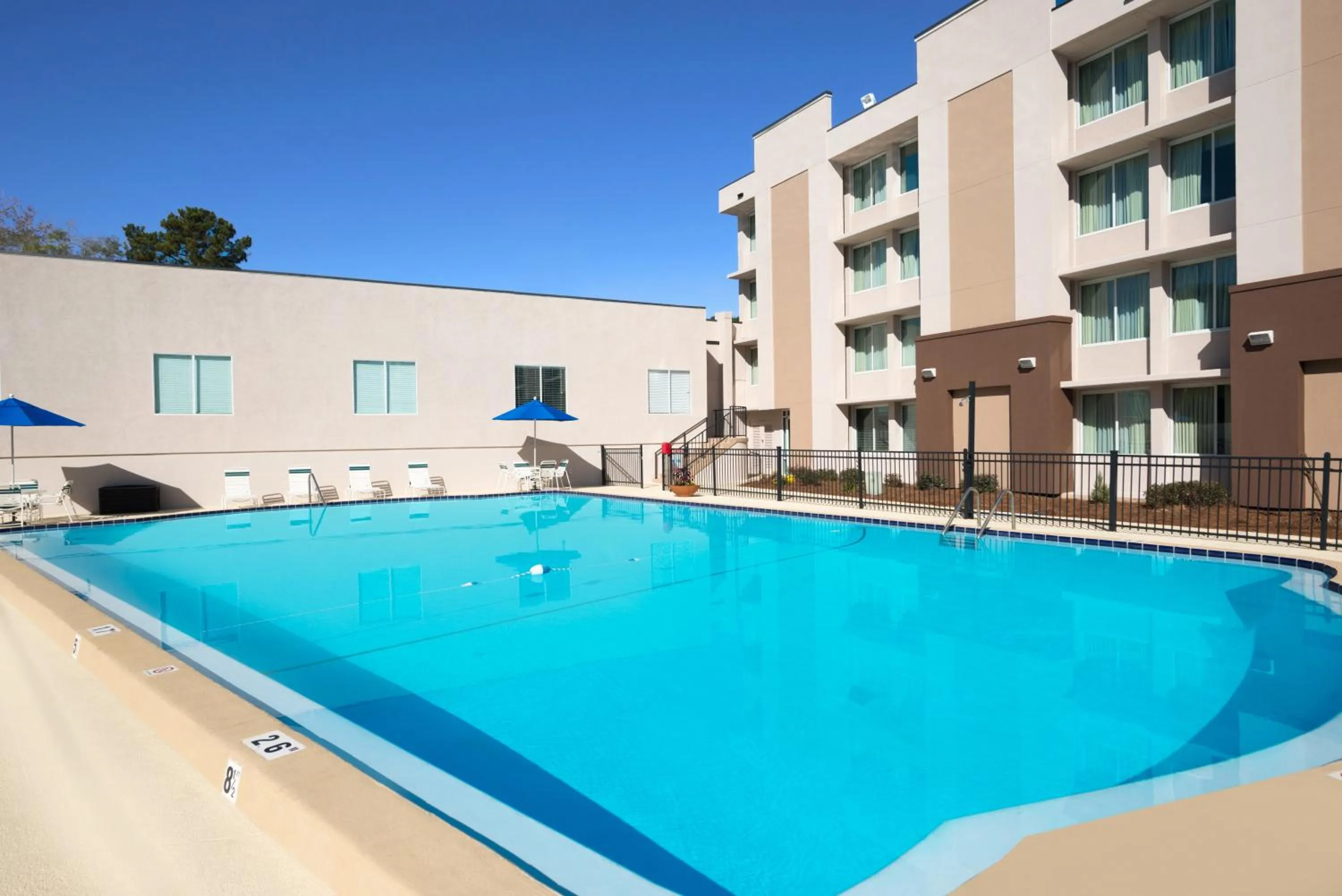 Swimming pool in Wyndham Garden Tallahassee Capitol Near FSU