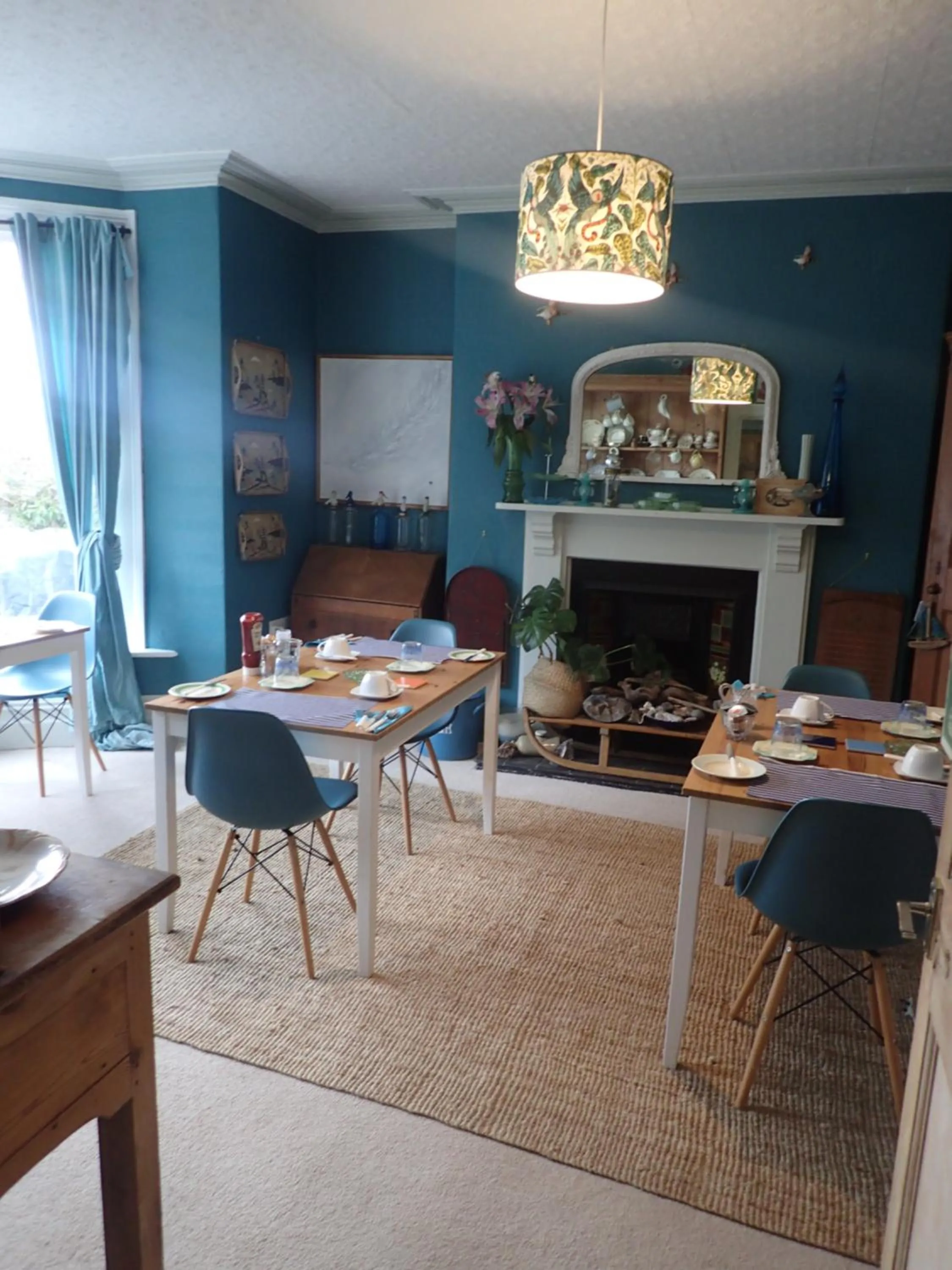 Dining area in Newberry Beach lodge