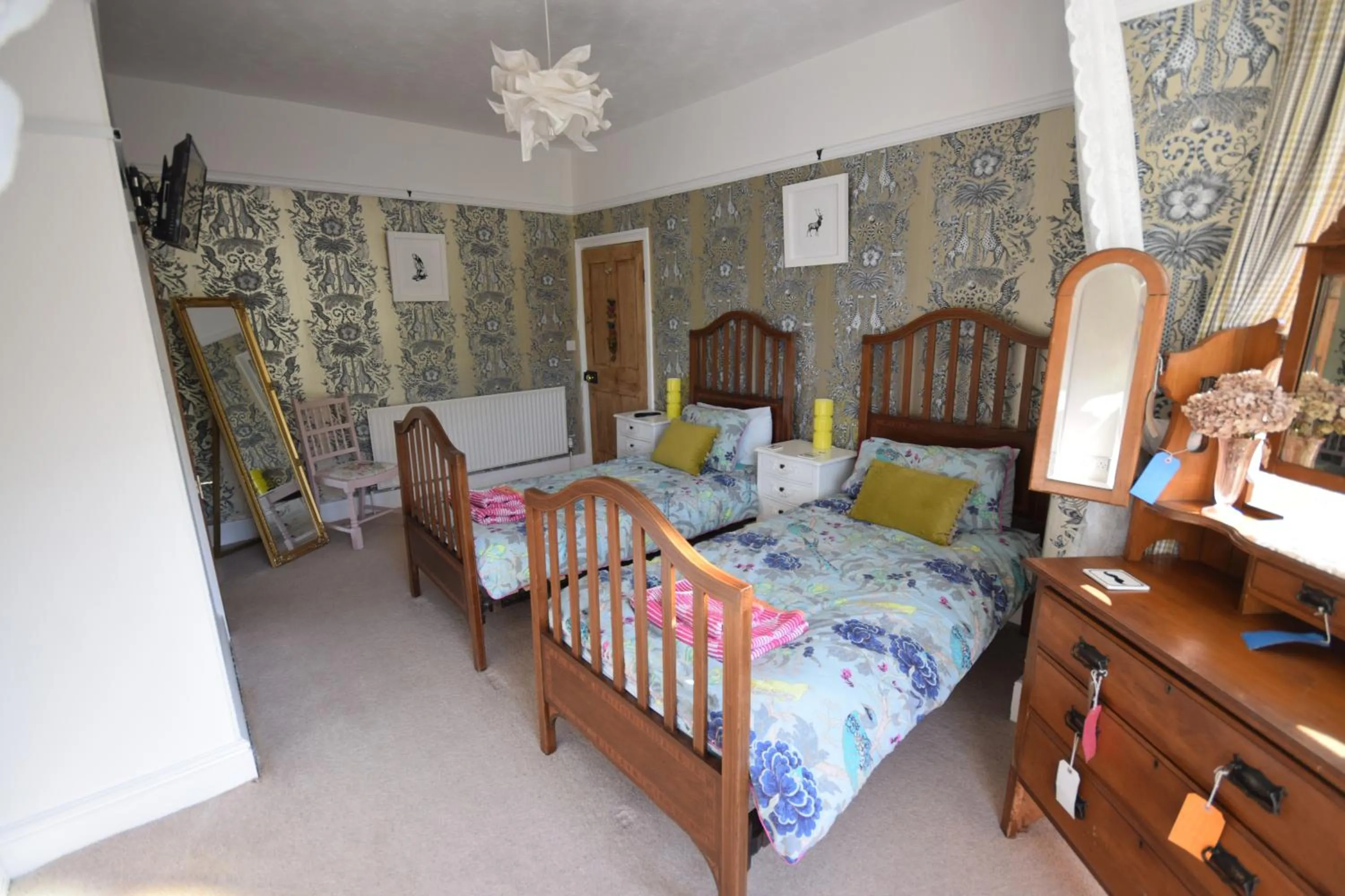 Bedroom in Newberry Beach lodge