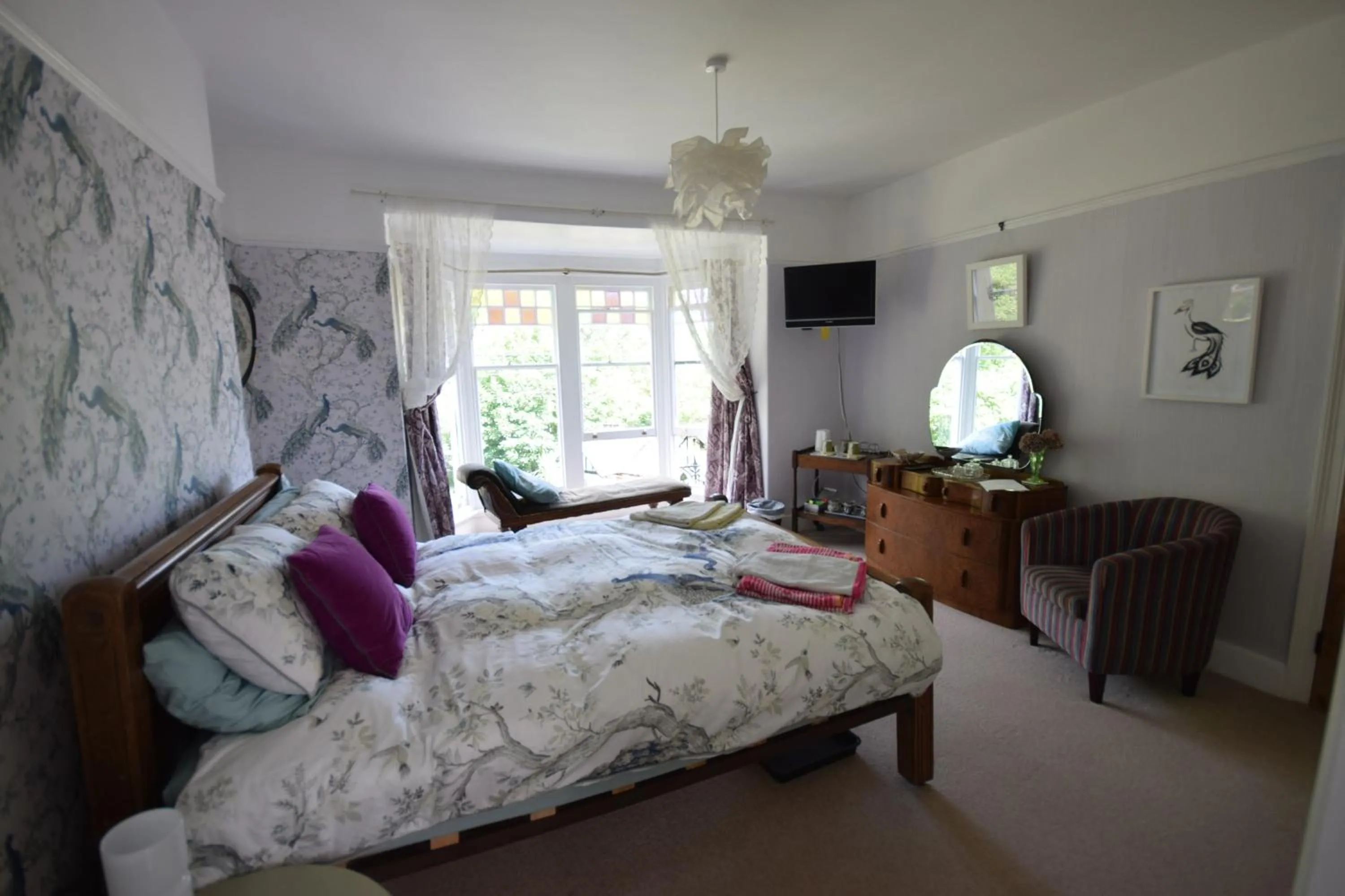 Photo of the whole room in Newberry Beach lodge