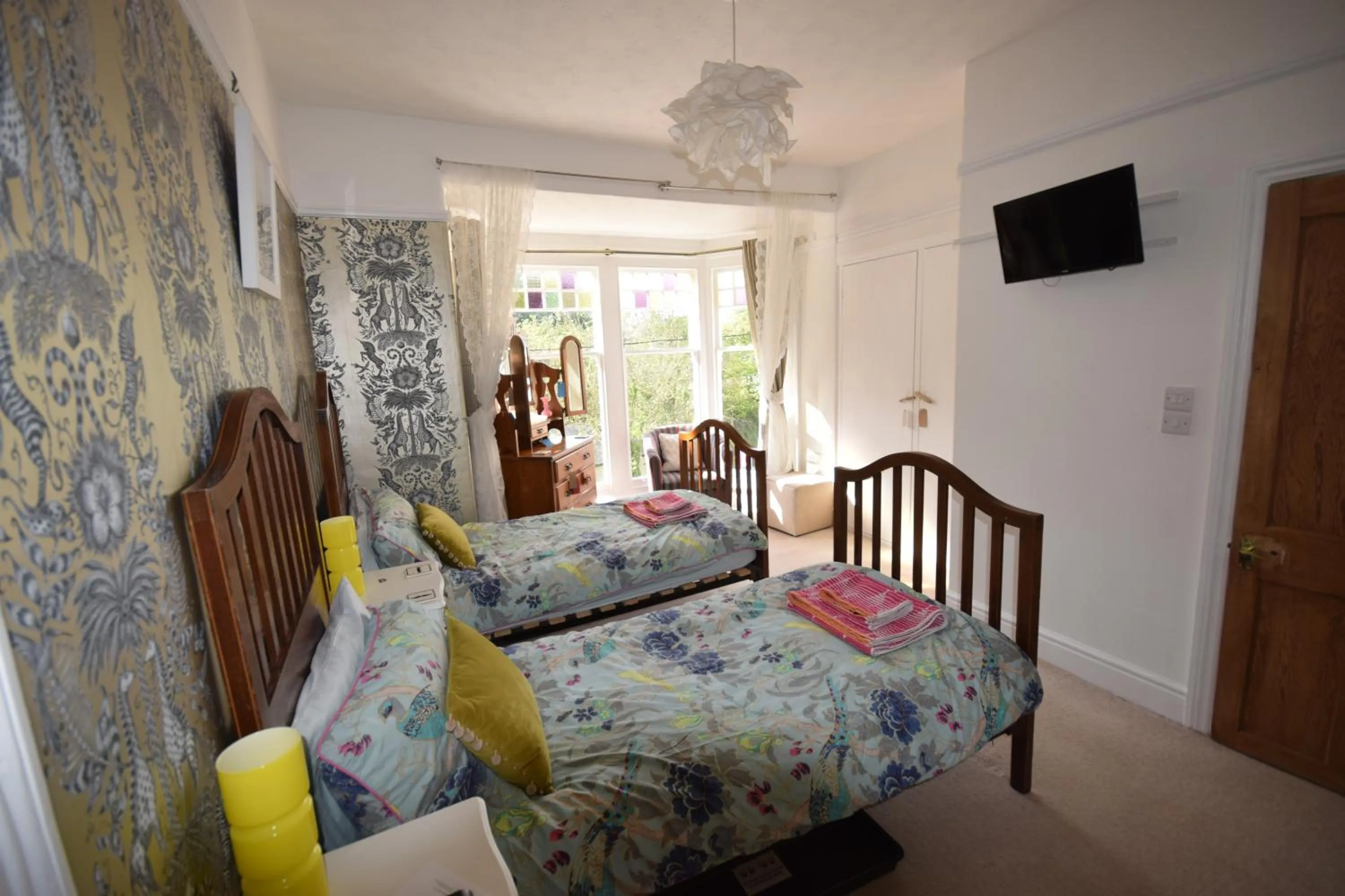 Bedroom in Newberry Beach lodge