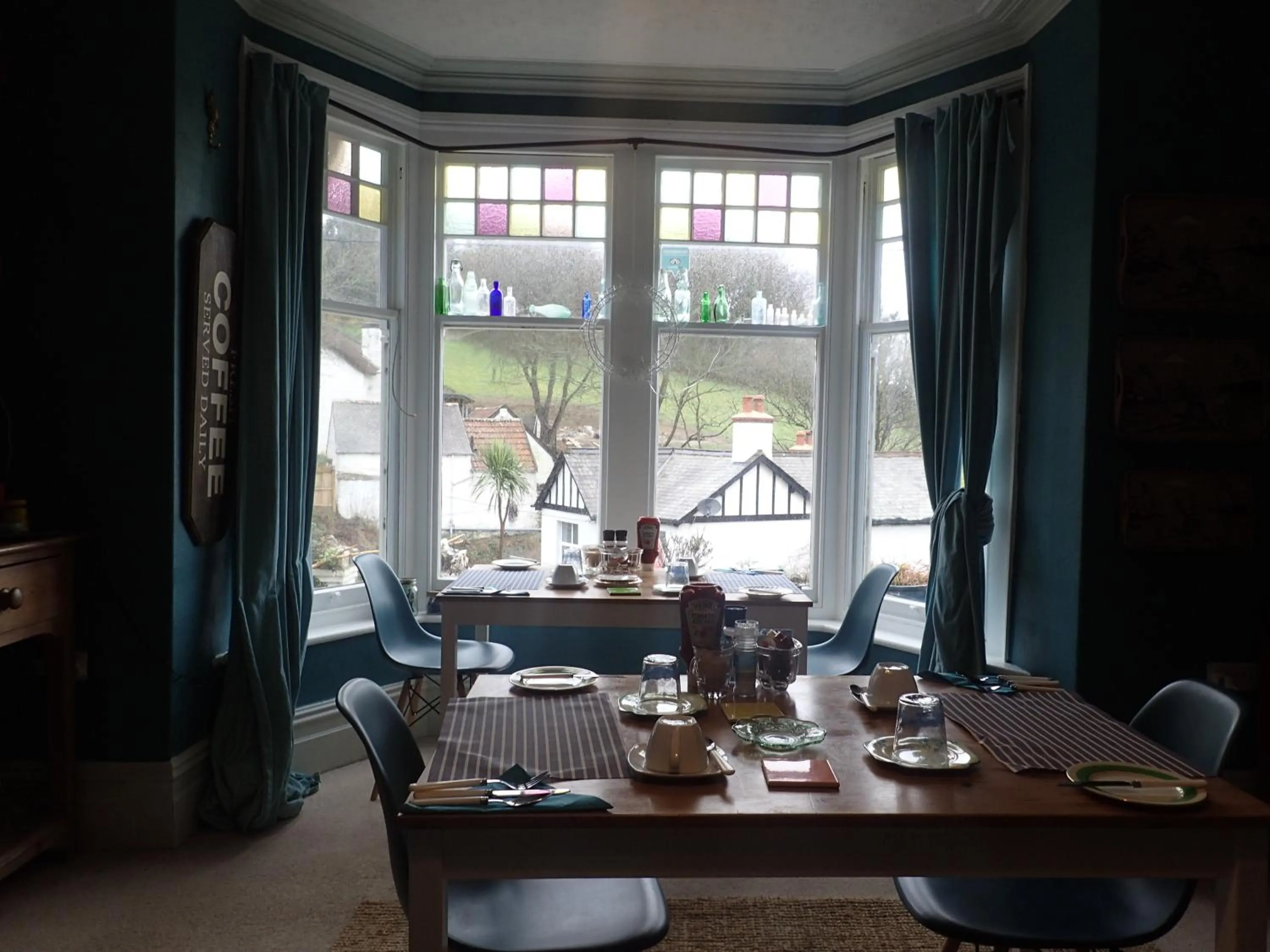 Breakfast in Newberry Beach lodge