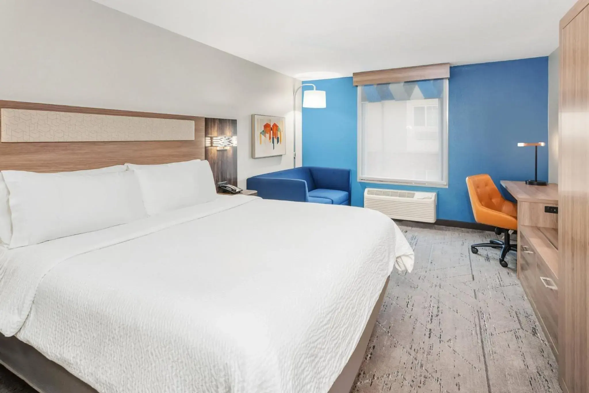 Photo of the whole room, Bed in Holiday Inn Express Hotel & Suites Bloomington-Normal University Area by IHG Photo of the whole room, Bed in Holiday Inn Express Hotel & Suites Bloomington-Normal University Area by IHG