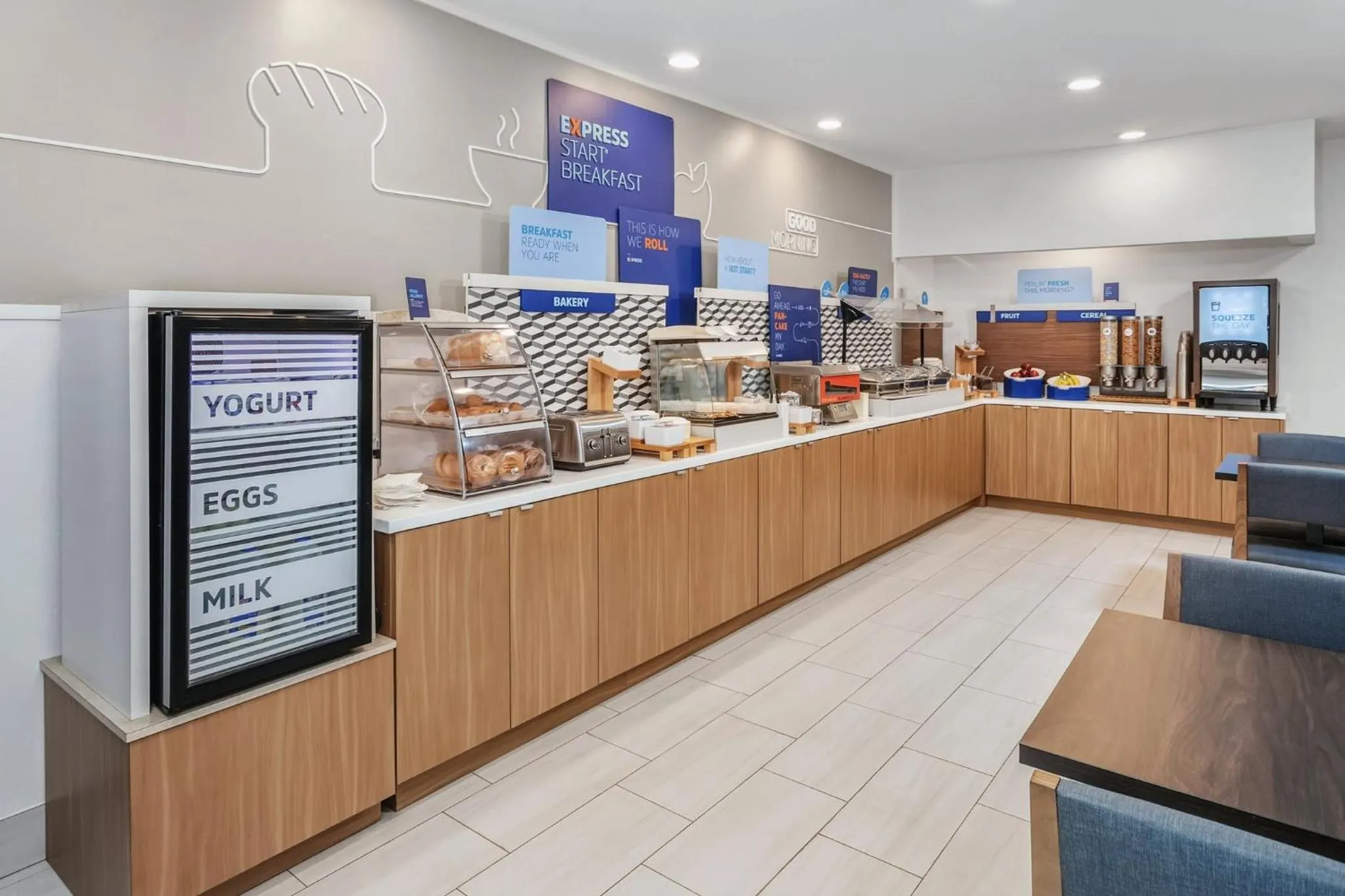 Breakfast in Holiday Inn Express Hotel & Suites Bloomington-Normal University Area by IHG