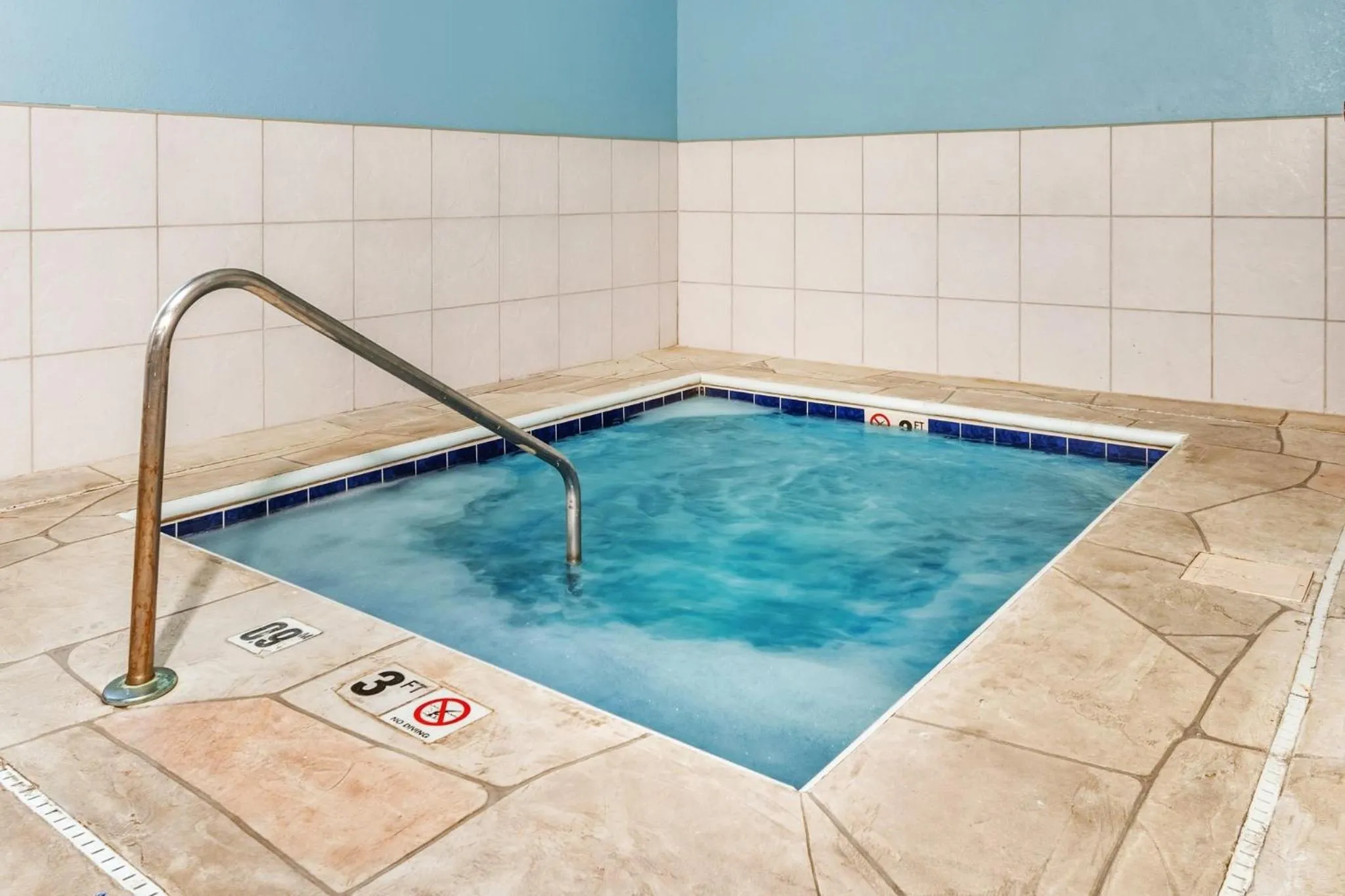 Hot Spring Bath in Holiday Inn Express Hotel & Suites Bloomington-Normal University Area by IHG