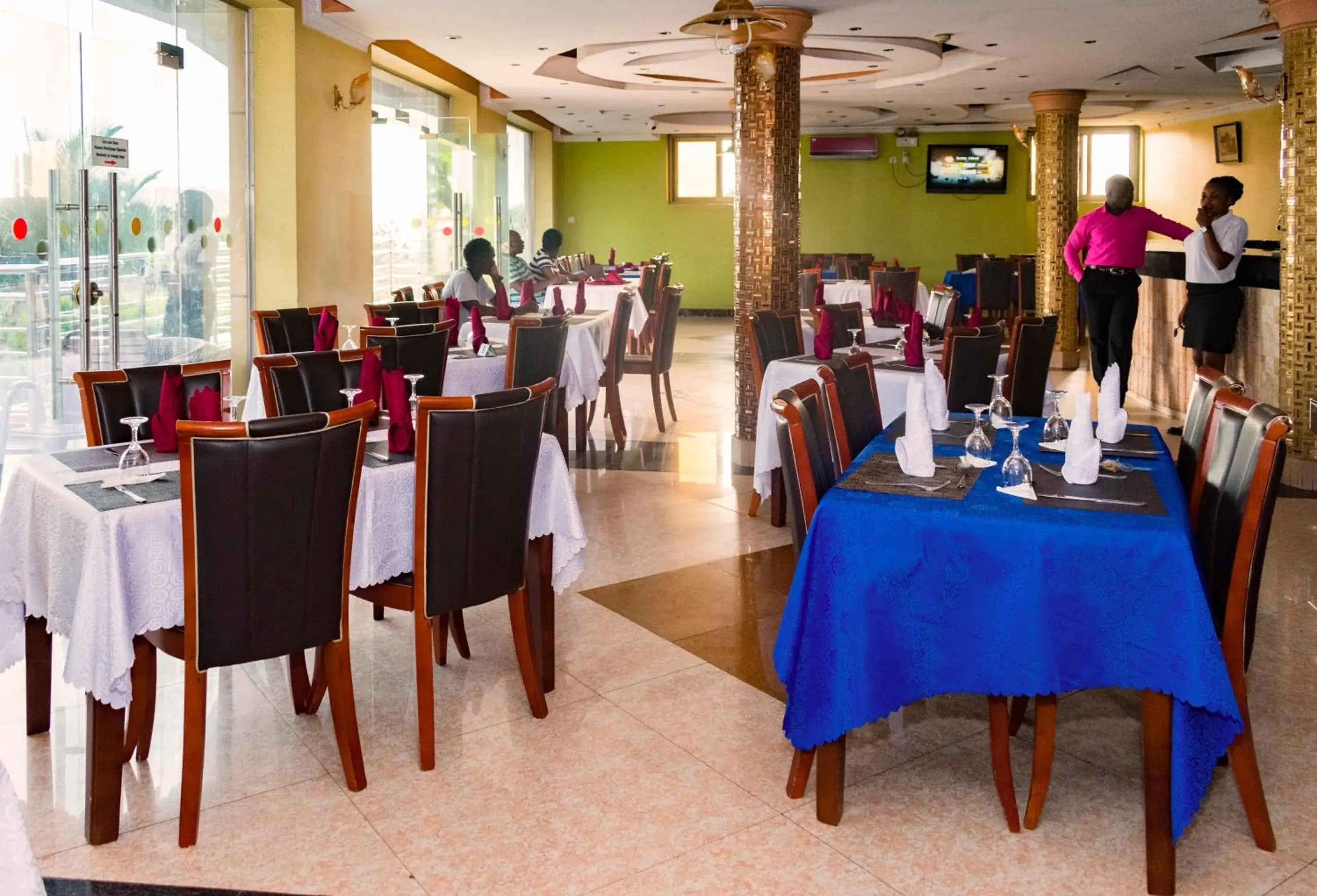 Restaurant/Places to Eat in Super Paradise Hotel Restaurant/Places to Eat in Super Paradise Hotel