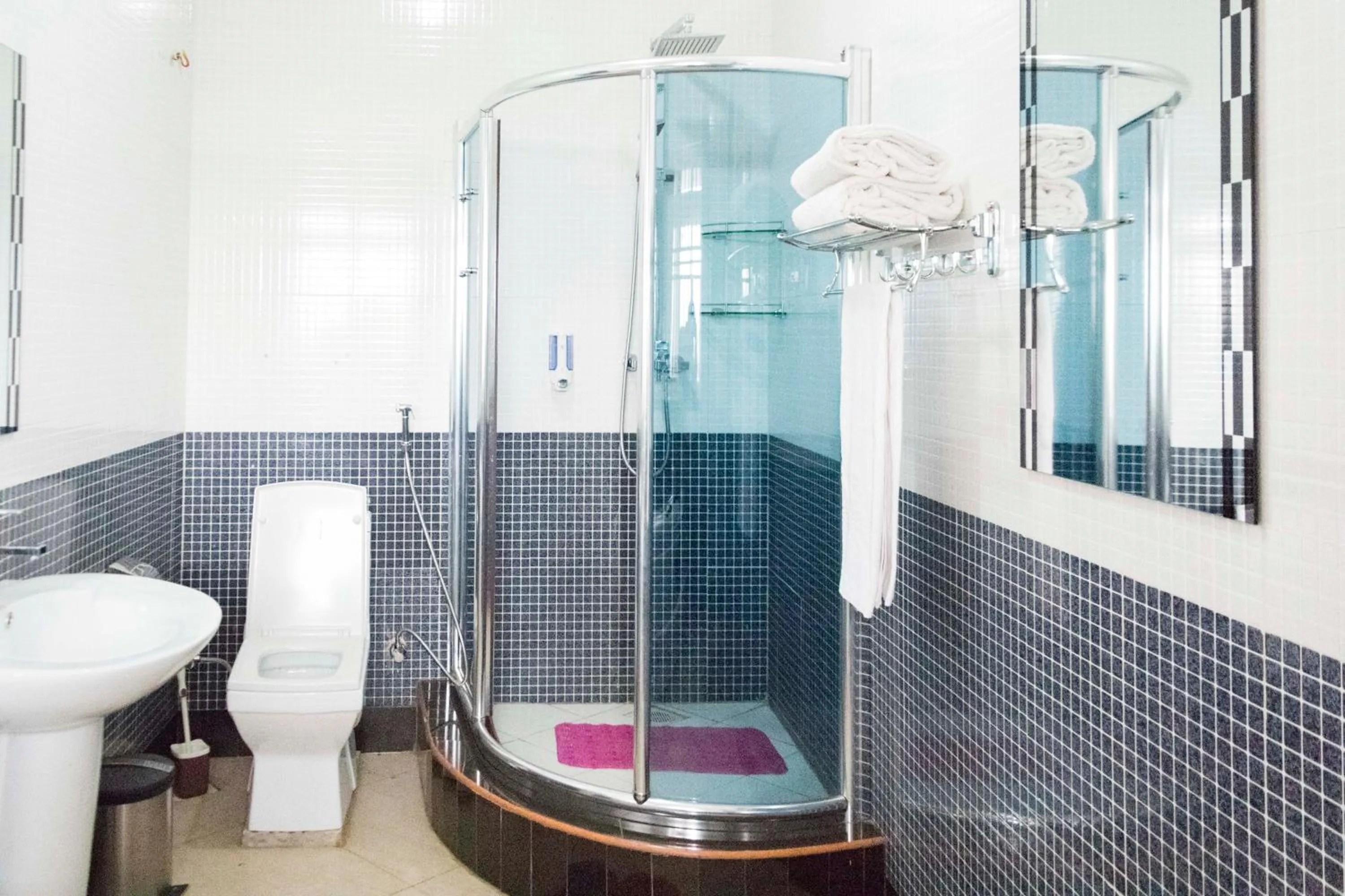 Bathroom in Super Paradise Hotel