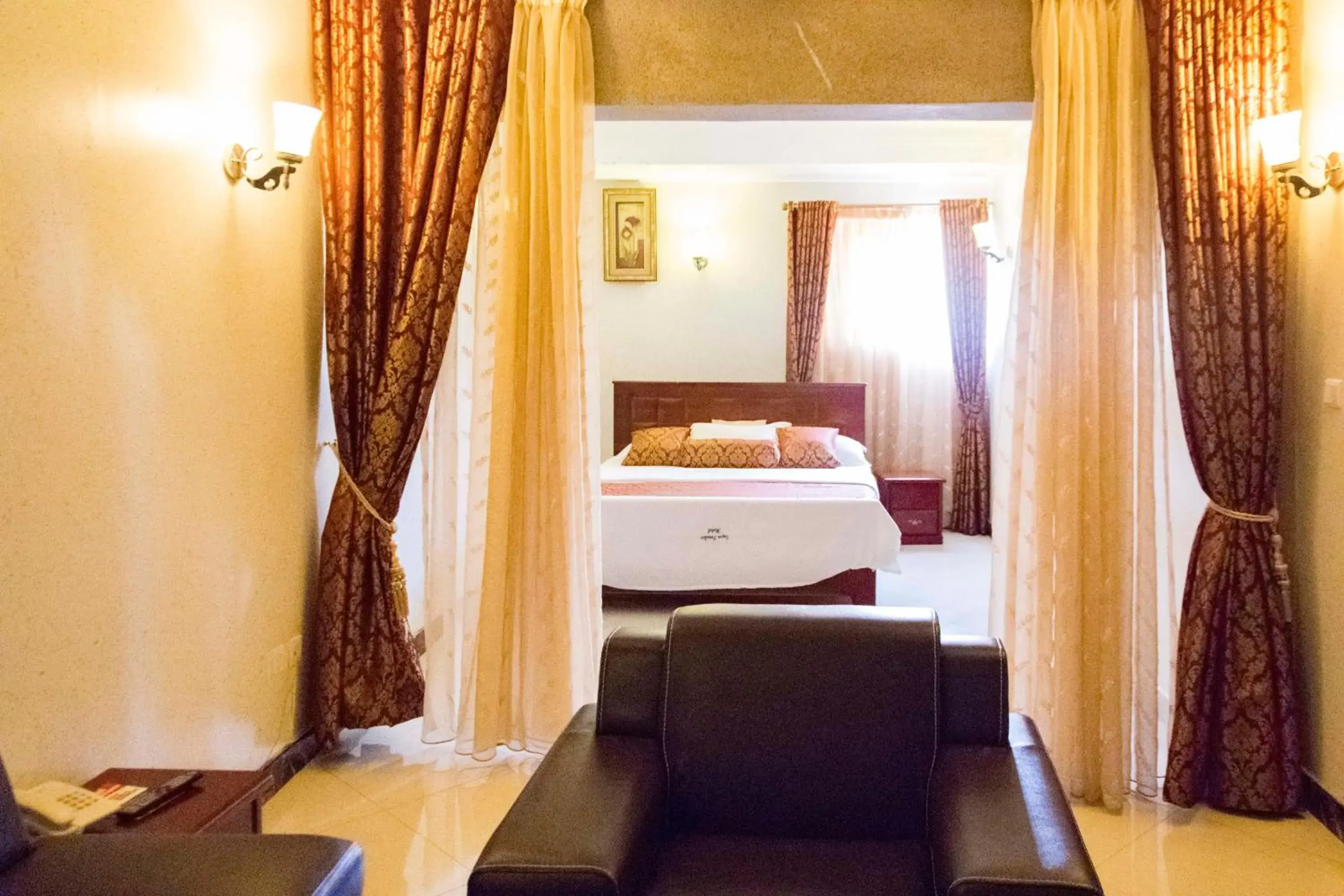 King Suite in Super Paradise Hotel King Suite in Super Paradise Hotel