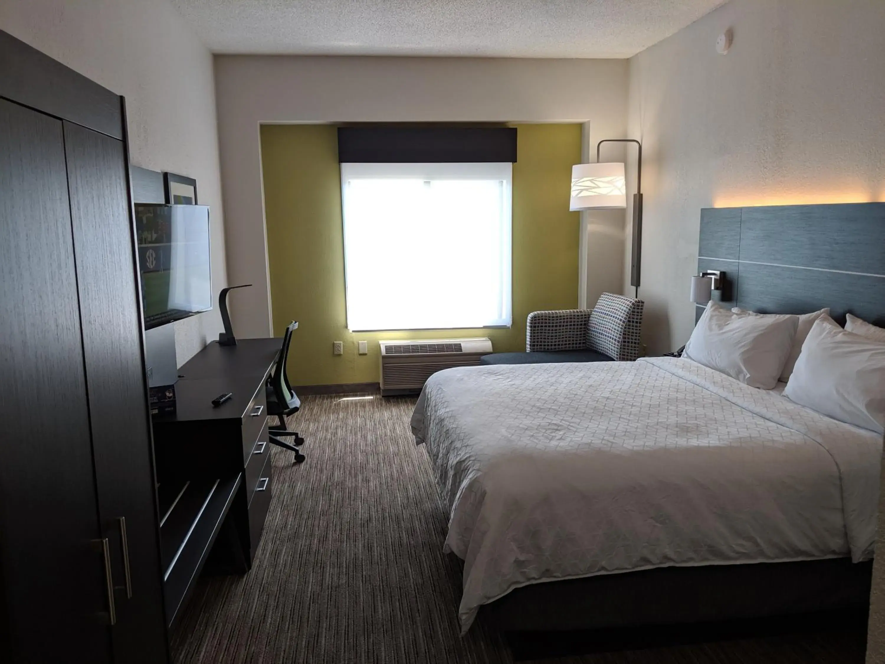 King Room - Hearing Accessible - Roll-in Shower in Holiday Inn Express & Suites Charlotte-Concord-I-85 by IHG King Room - Hearing Accessible - Roll-in Shower in Holiday Inn Express & Suites Charlotte-Concord-I-85 by IHG