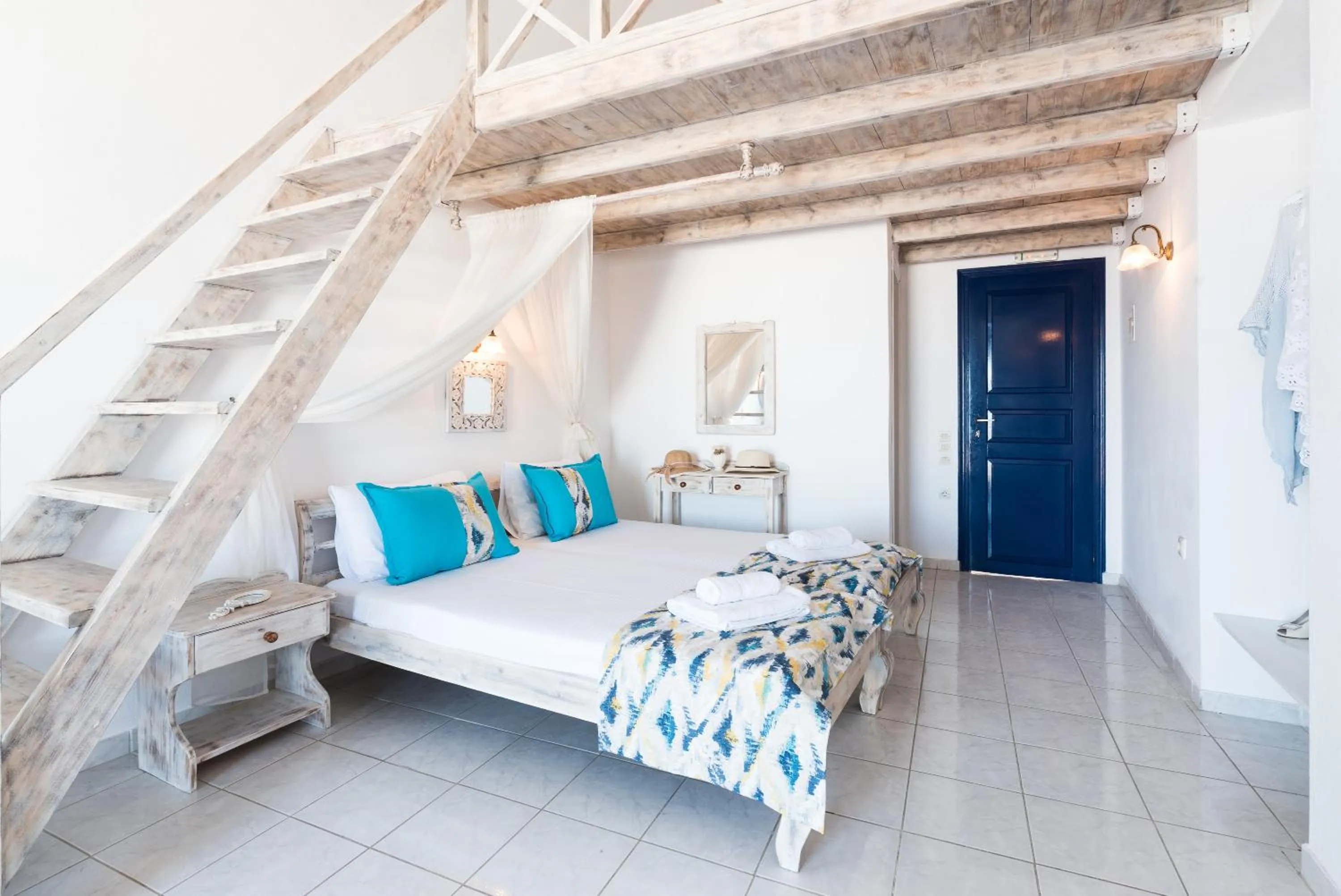 Photo of the whole room, Bed in Agnadi View Villa