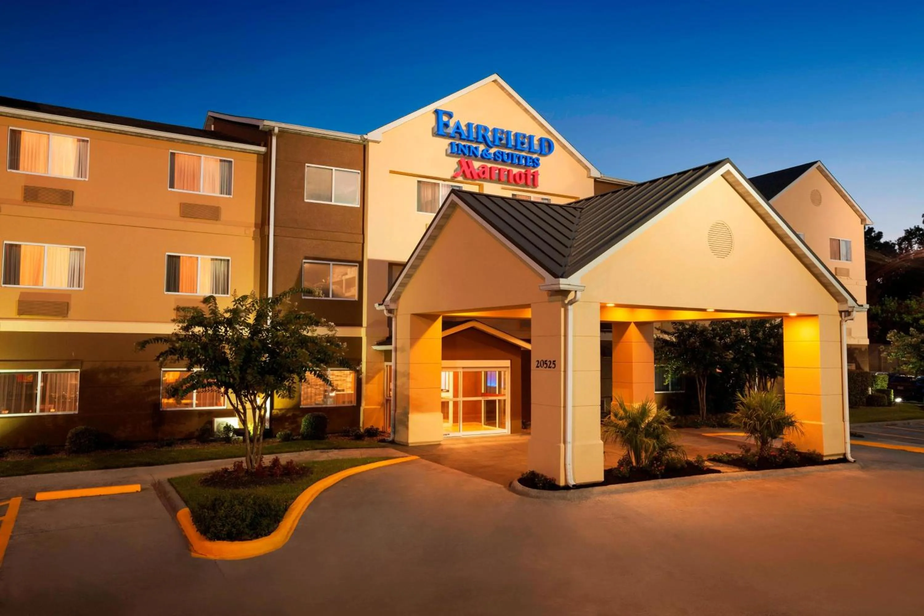 Property building in Fairfield Inn & Suites Houston Humble
