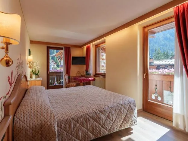 Bed in Hotel Garnì La Montanara