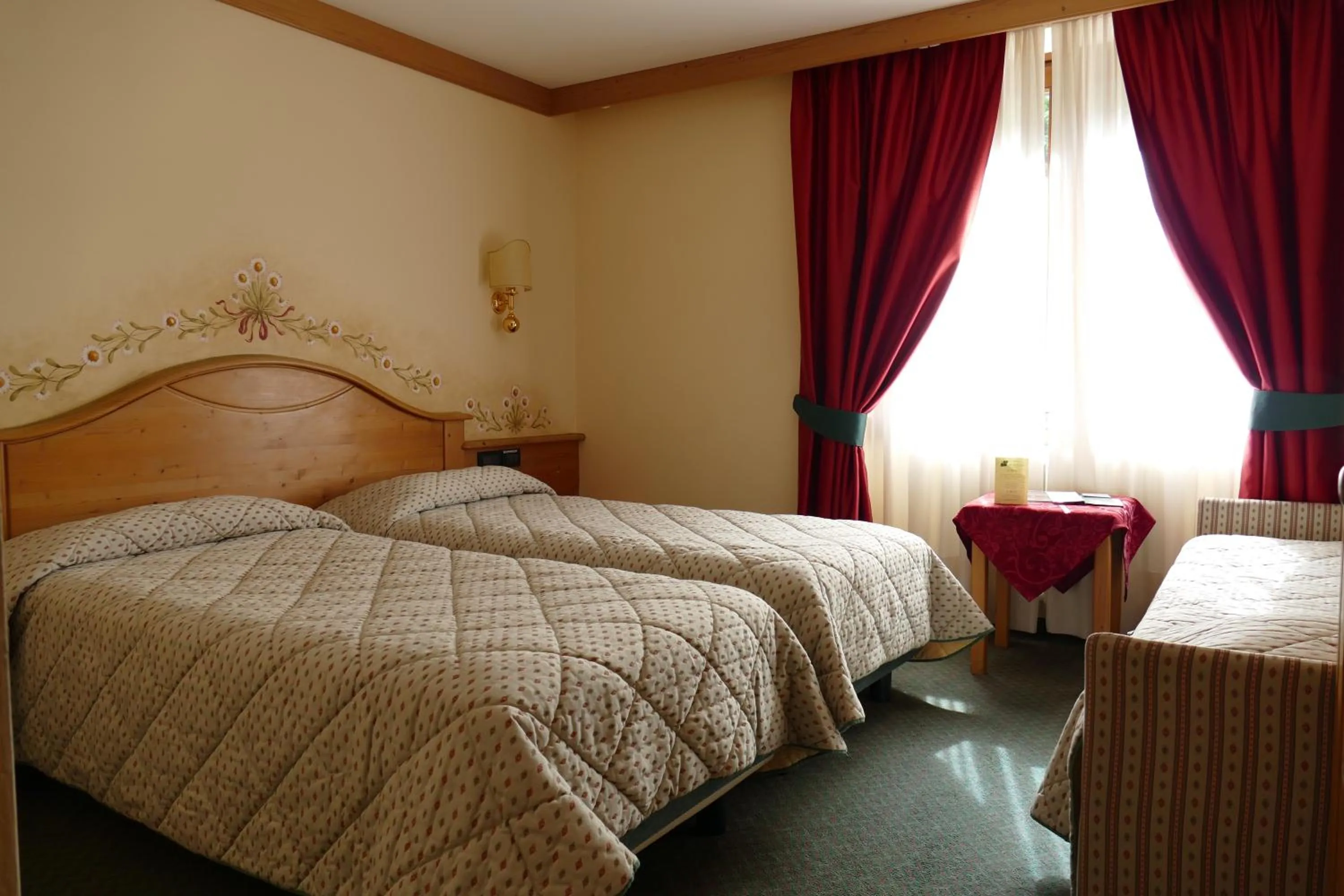 Photo of the whole room, Bed in Hotel Garnì La Montanara